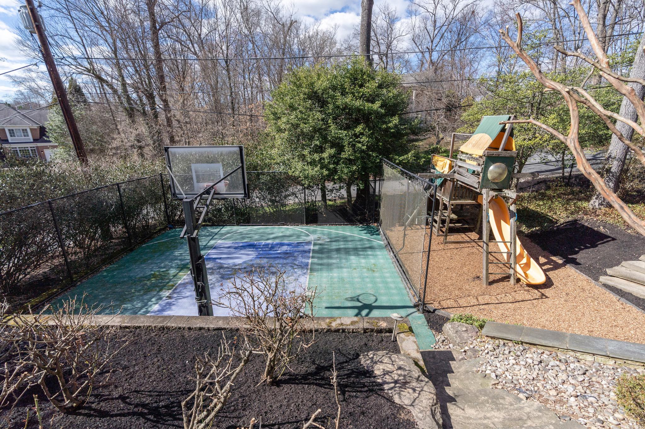 9200 Beech Hill Drive 