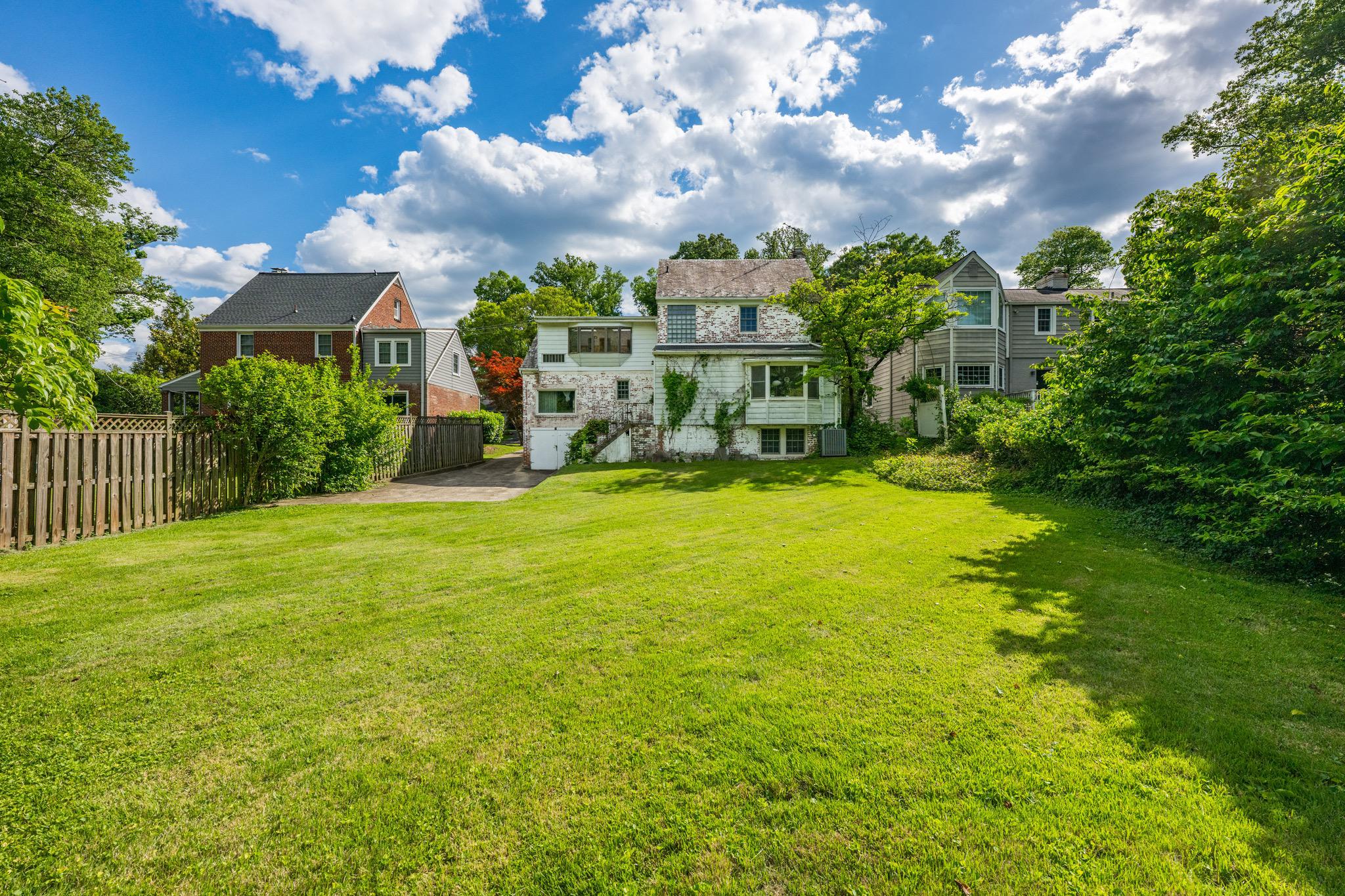 5905 Wilson Lane