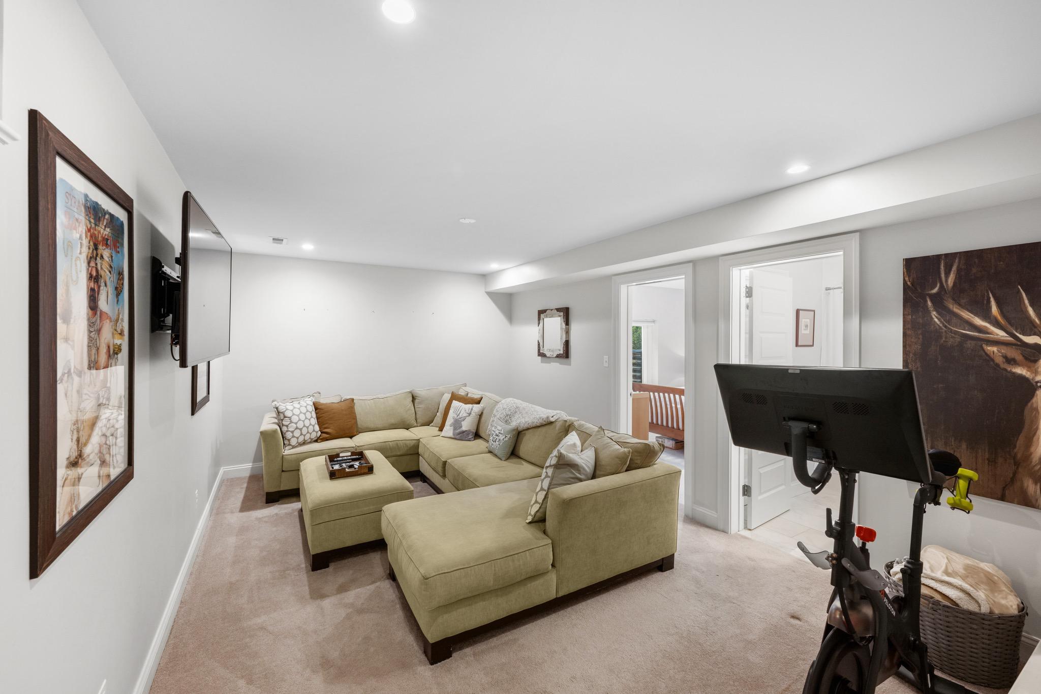 4400 Highland Avenue