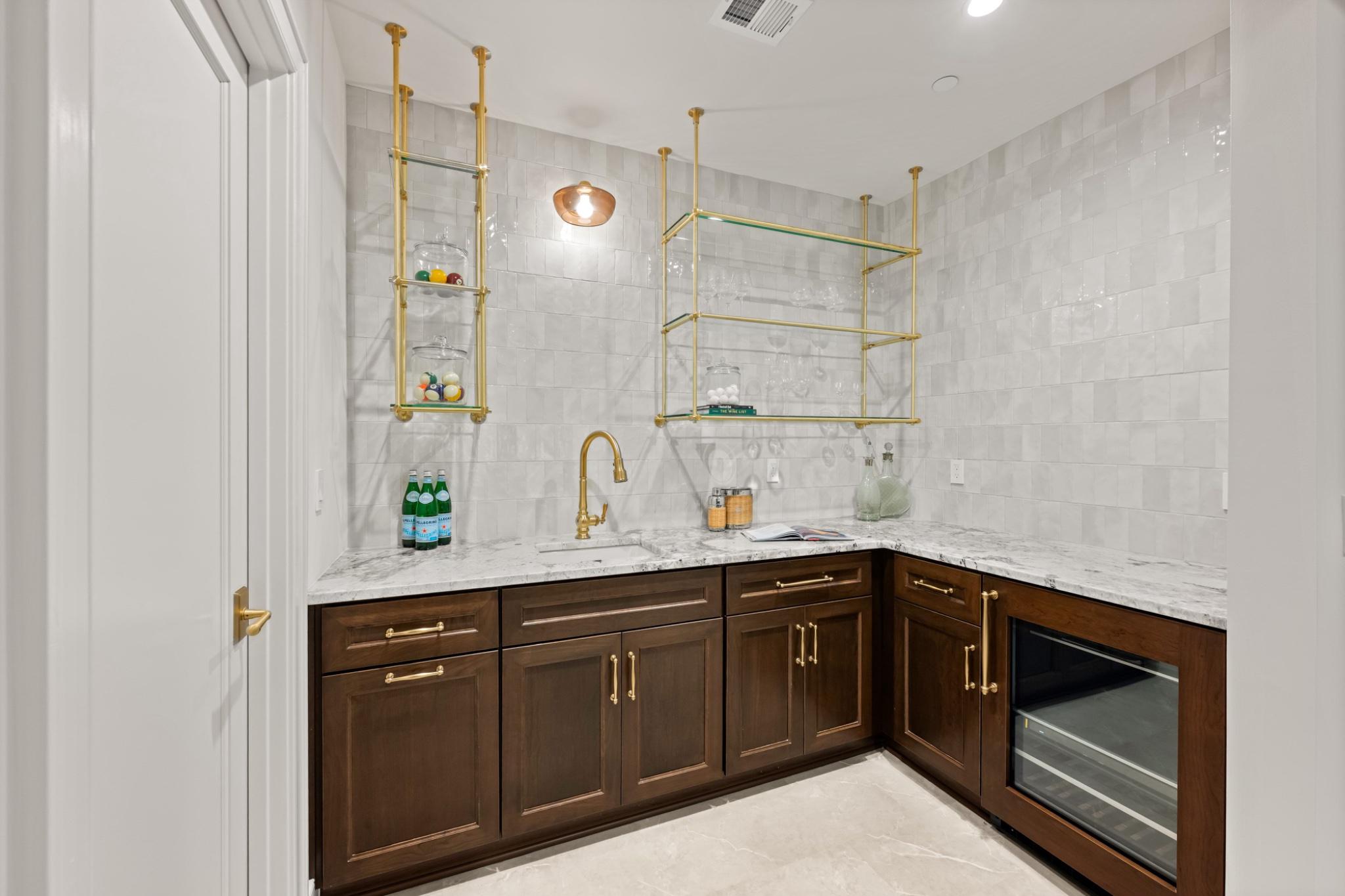 7608 Leesburg Drive