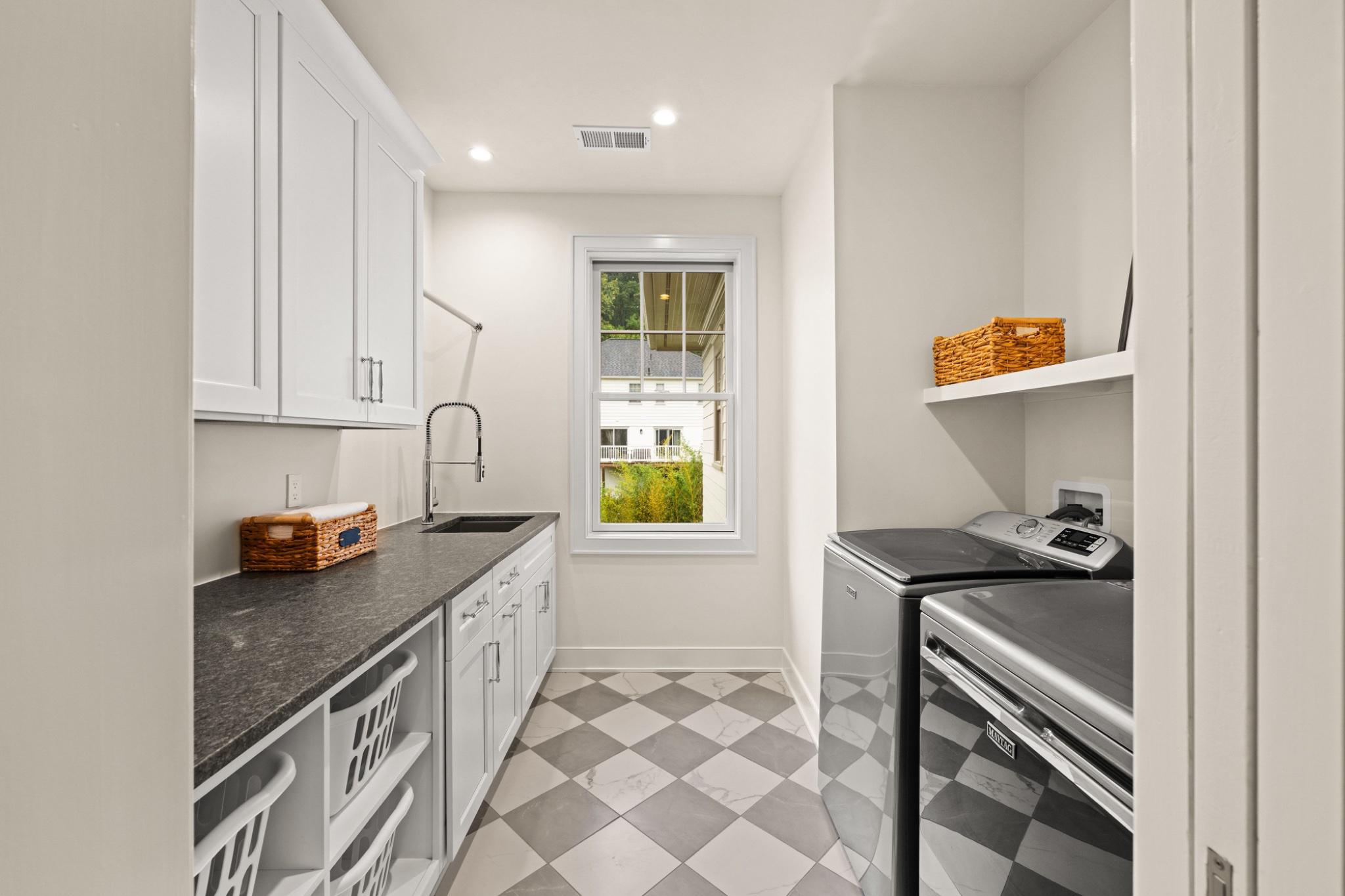 7608 Leesburg Drive
