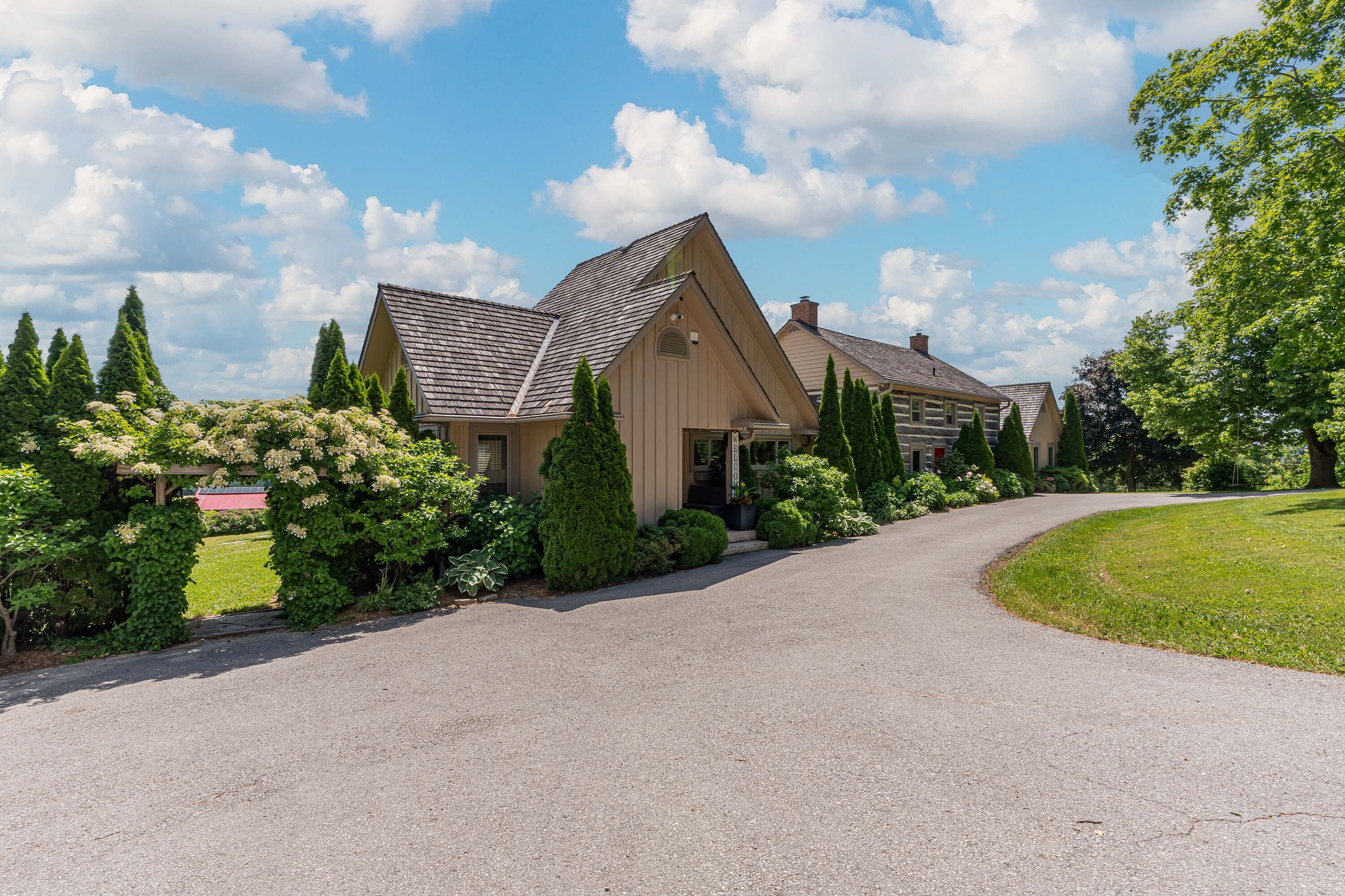 995611 Mono-Adjala Townline, Rosemont