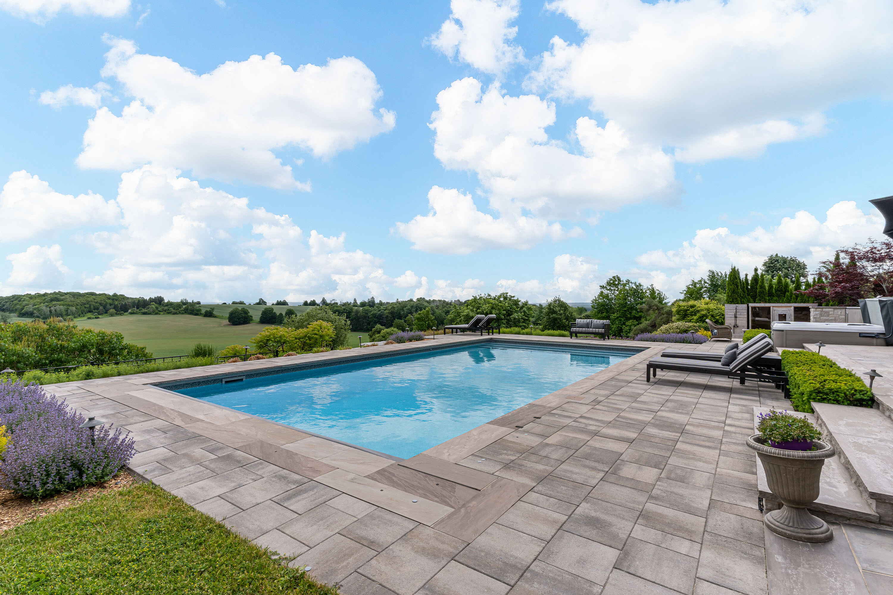 995611 Mono-Adjala Townline, Rosemont