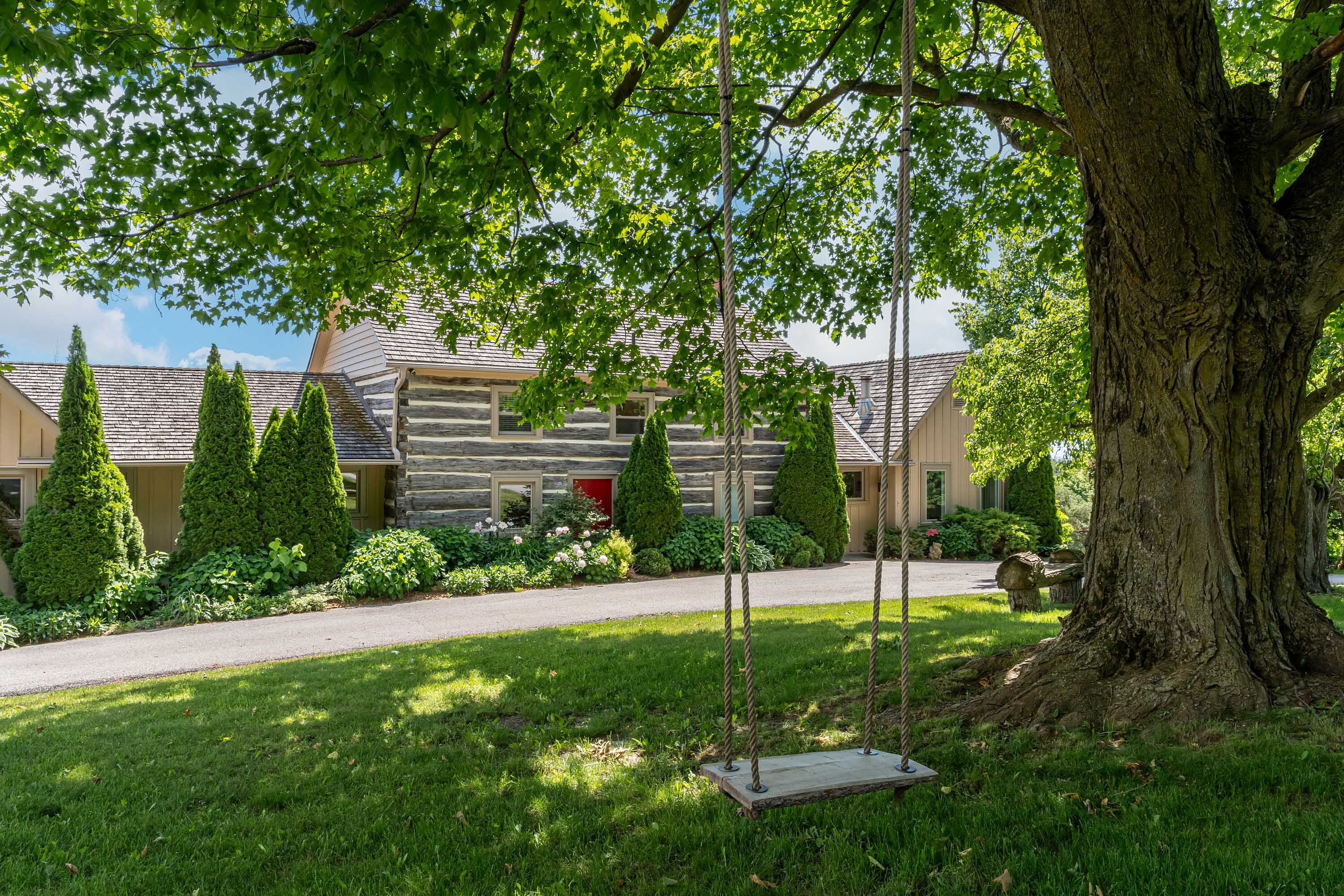 995611 Mono-Adjala Townline, Rosemont