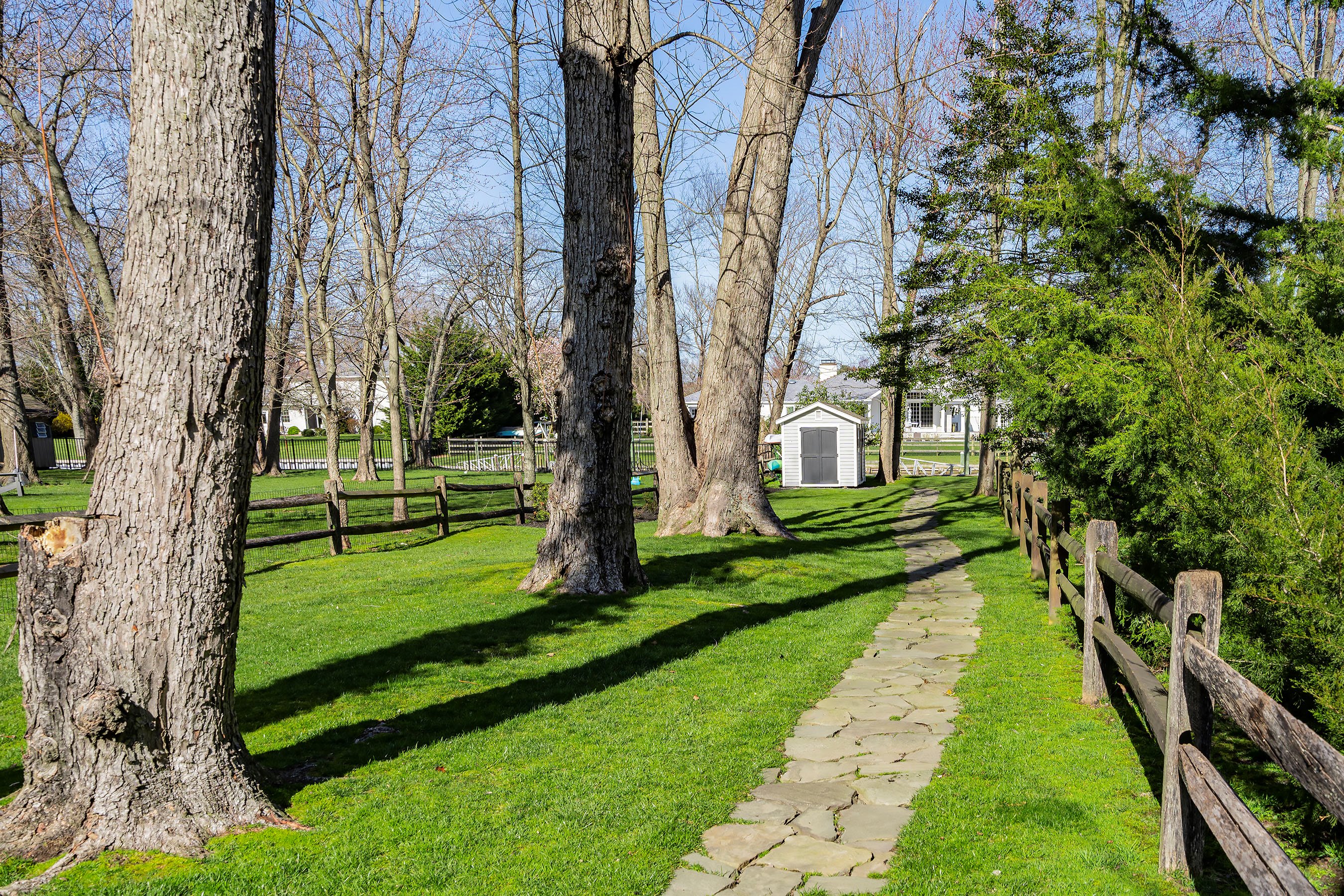 33 Oakes Rd