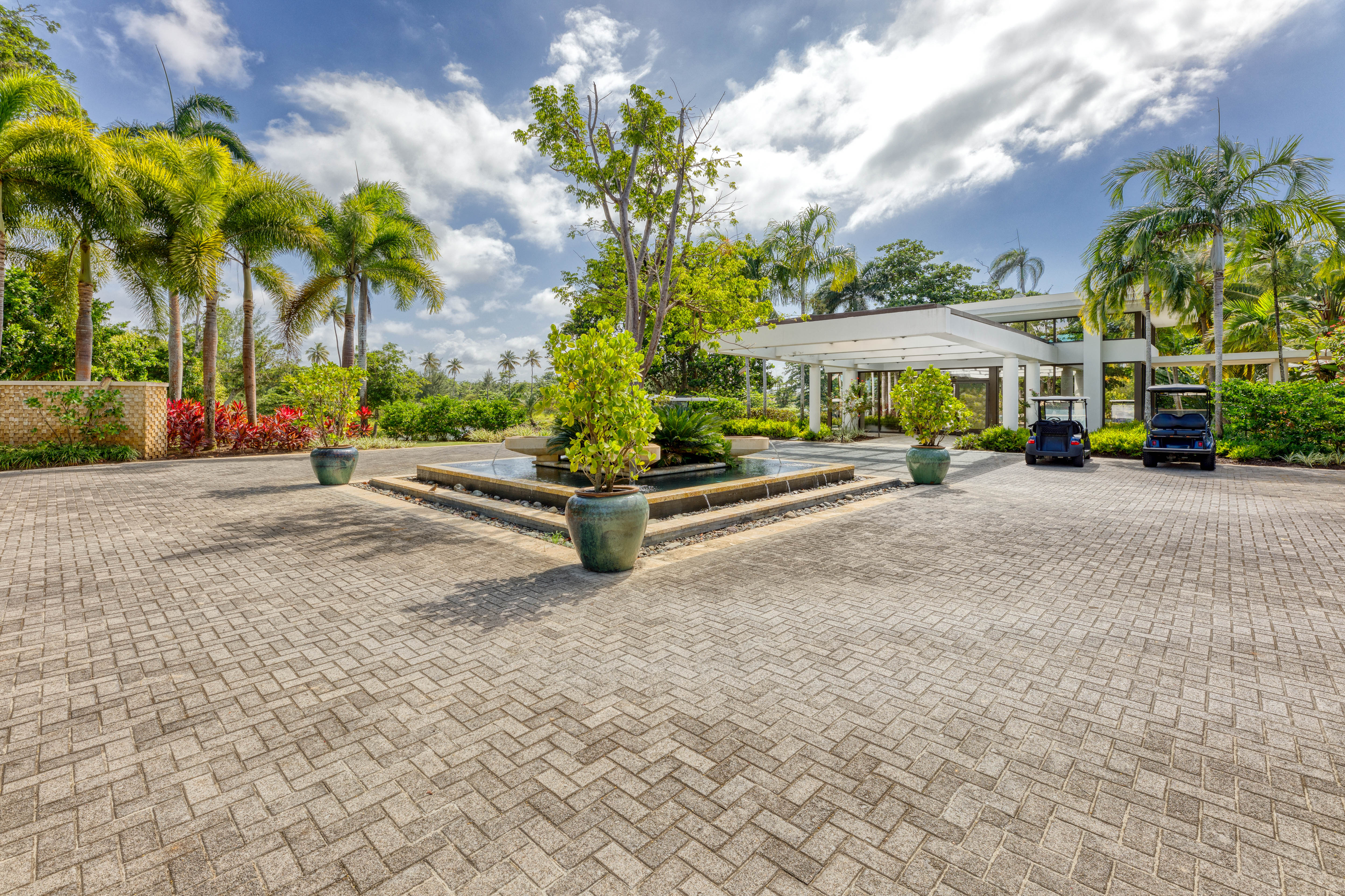 200 Dorado Beach Drive, West Beach 3241-3242