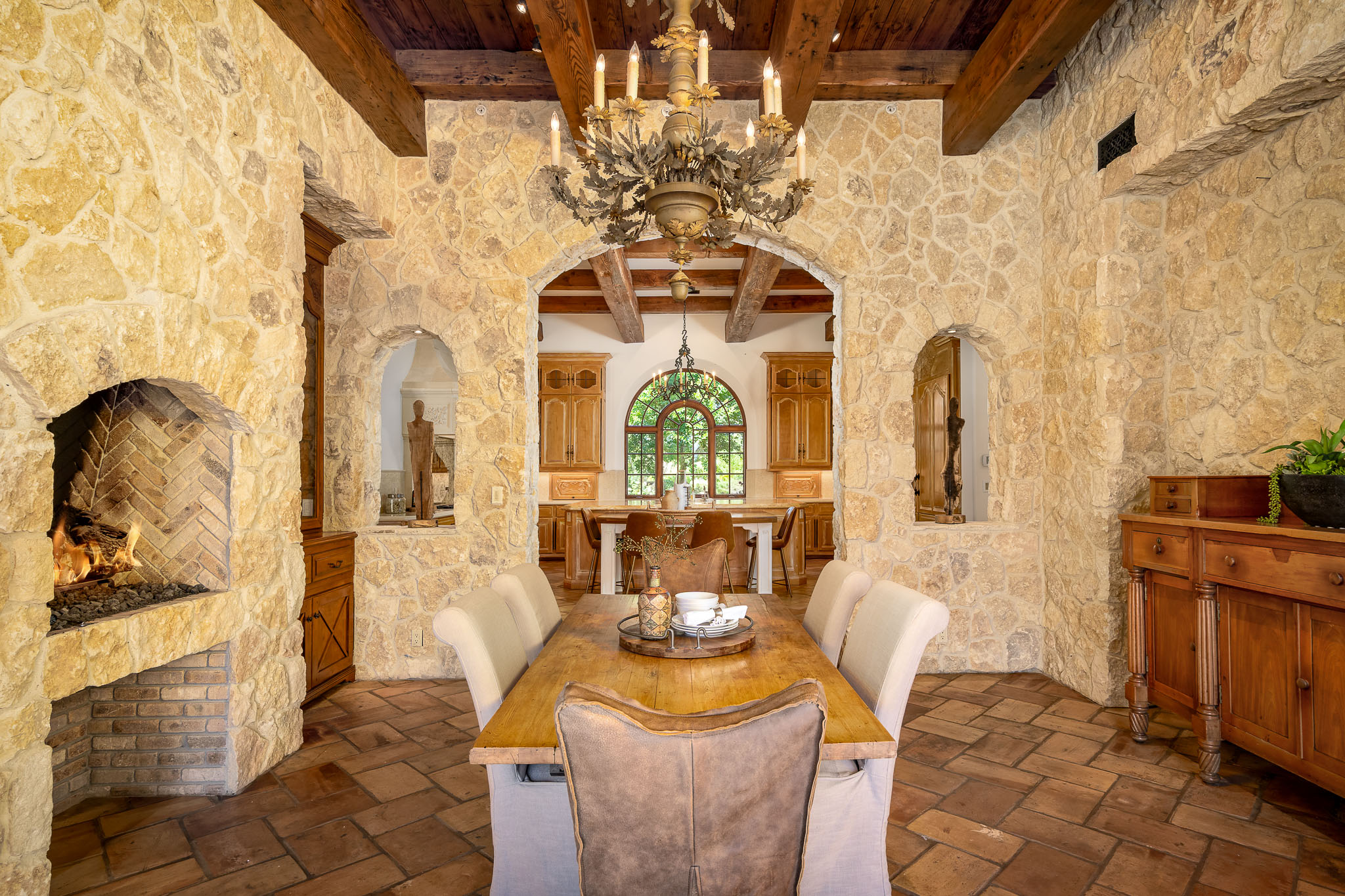 17285 Avenida De Acacias