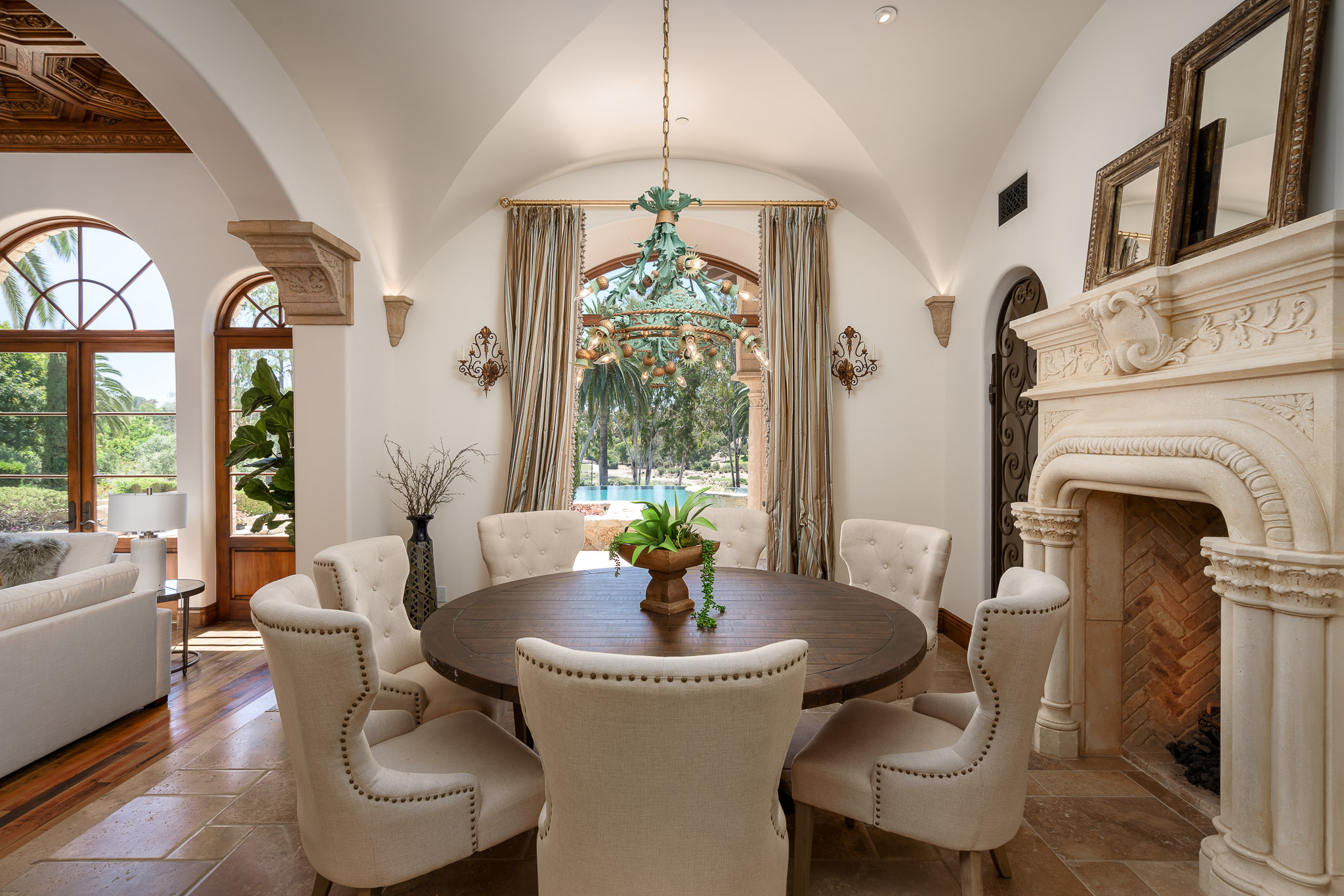 17285 Avenida De Acacias
