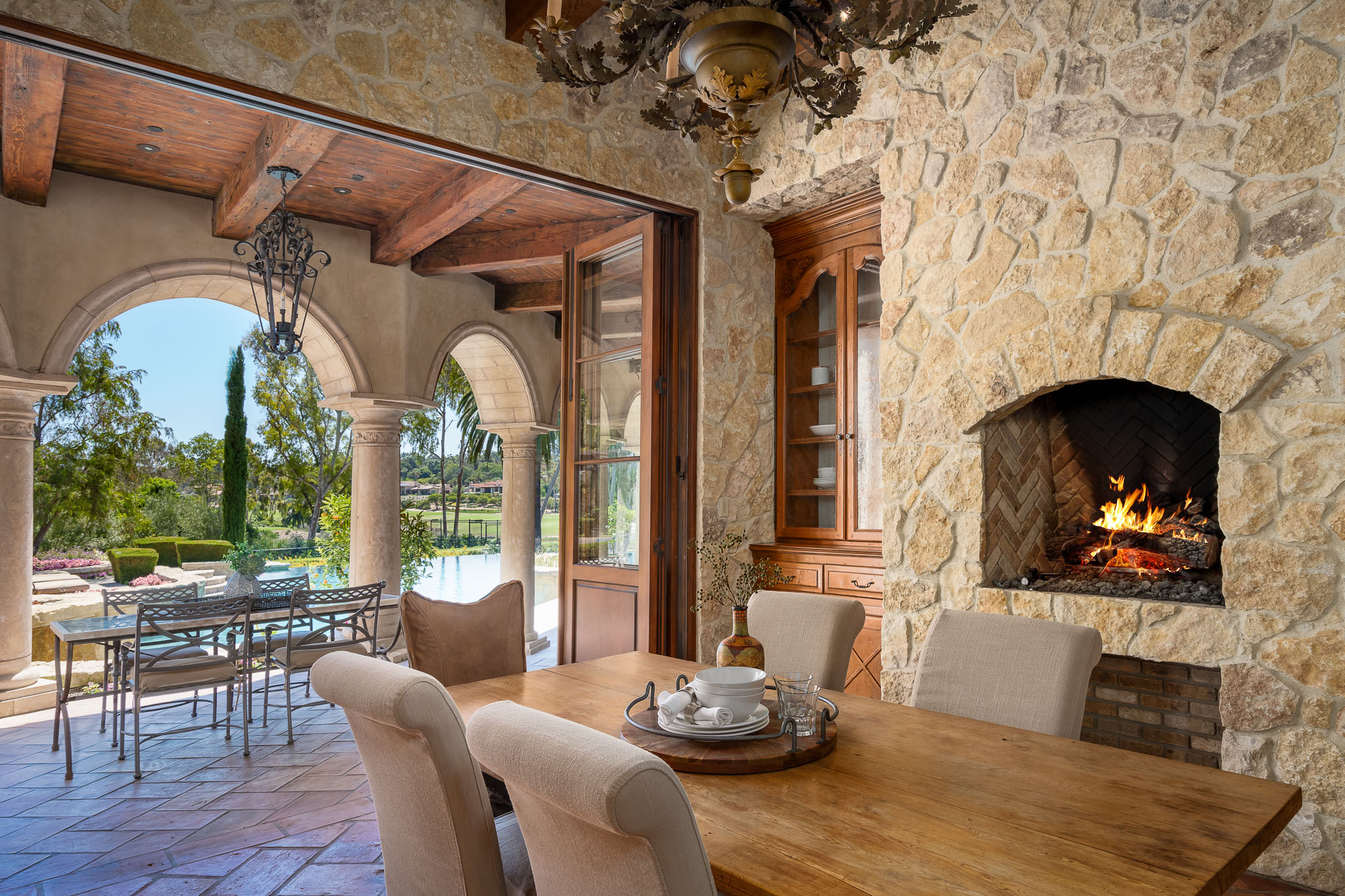 17285 Avenida De Acacias