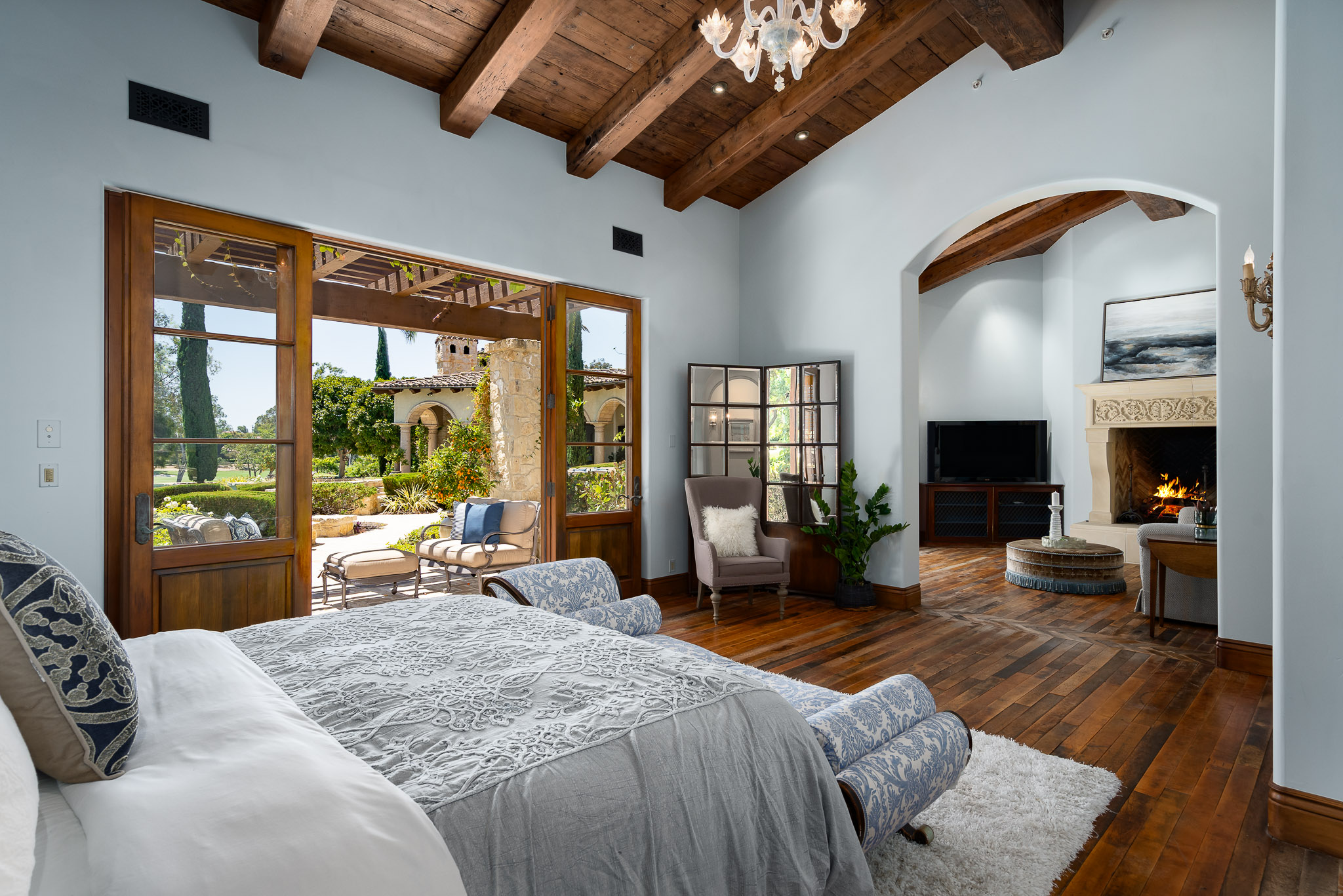 17285 Avenida De Acacias