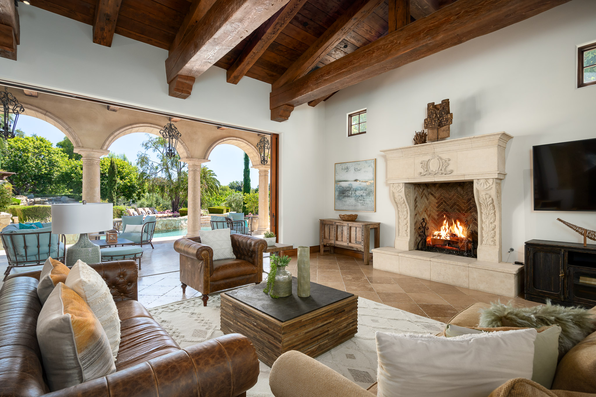 17285 Avenida De Acacias