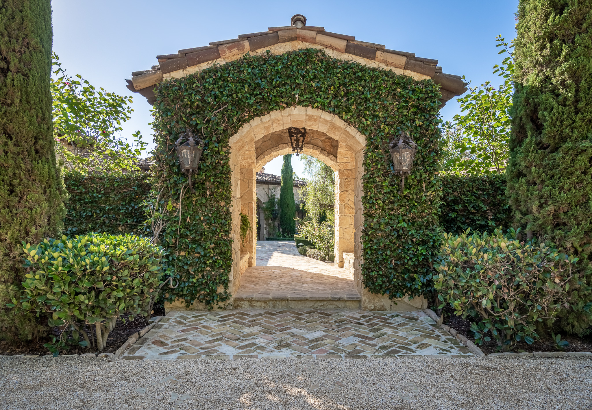 17285 Avenida De Acacias