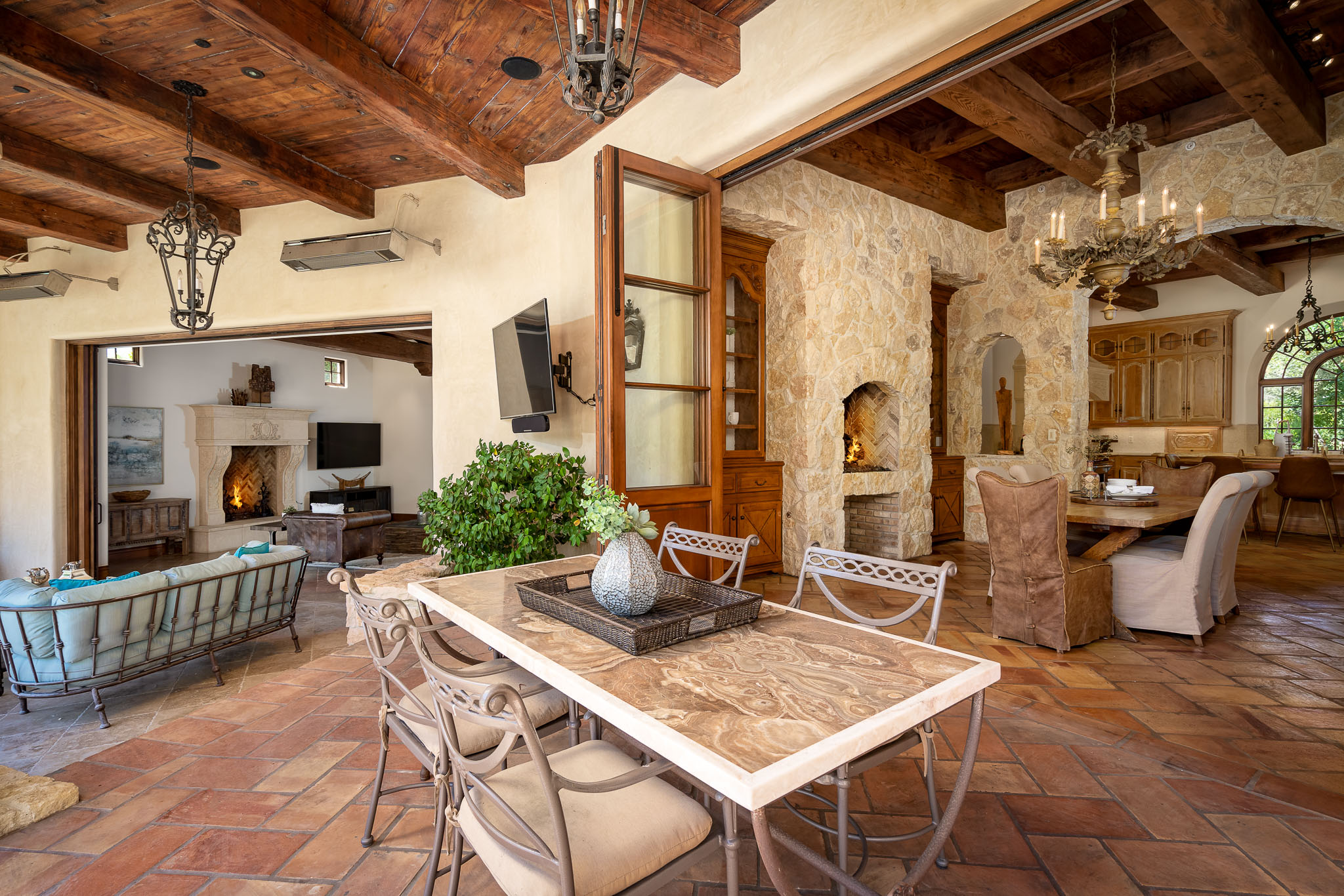17285 Avenida De Acacias