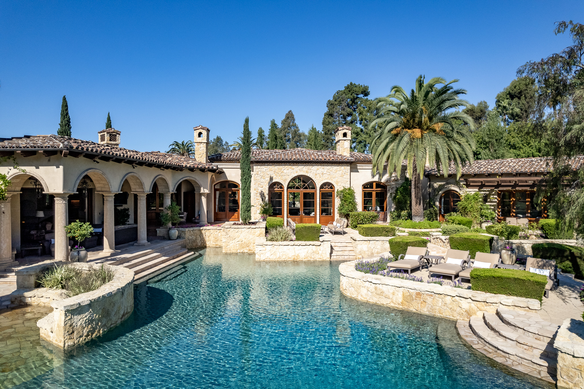17285 Avenida De Acacias