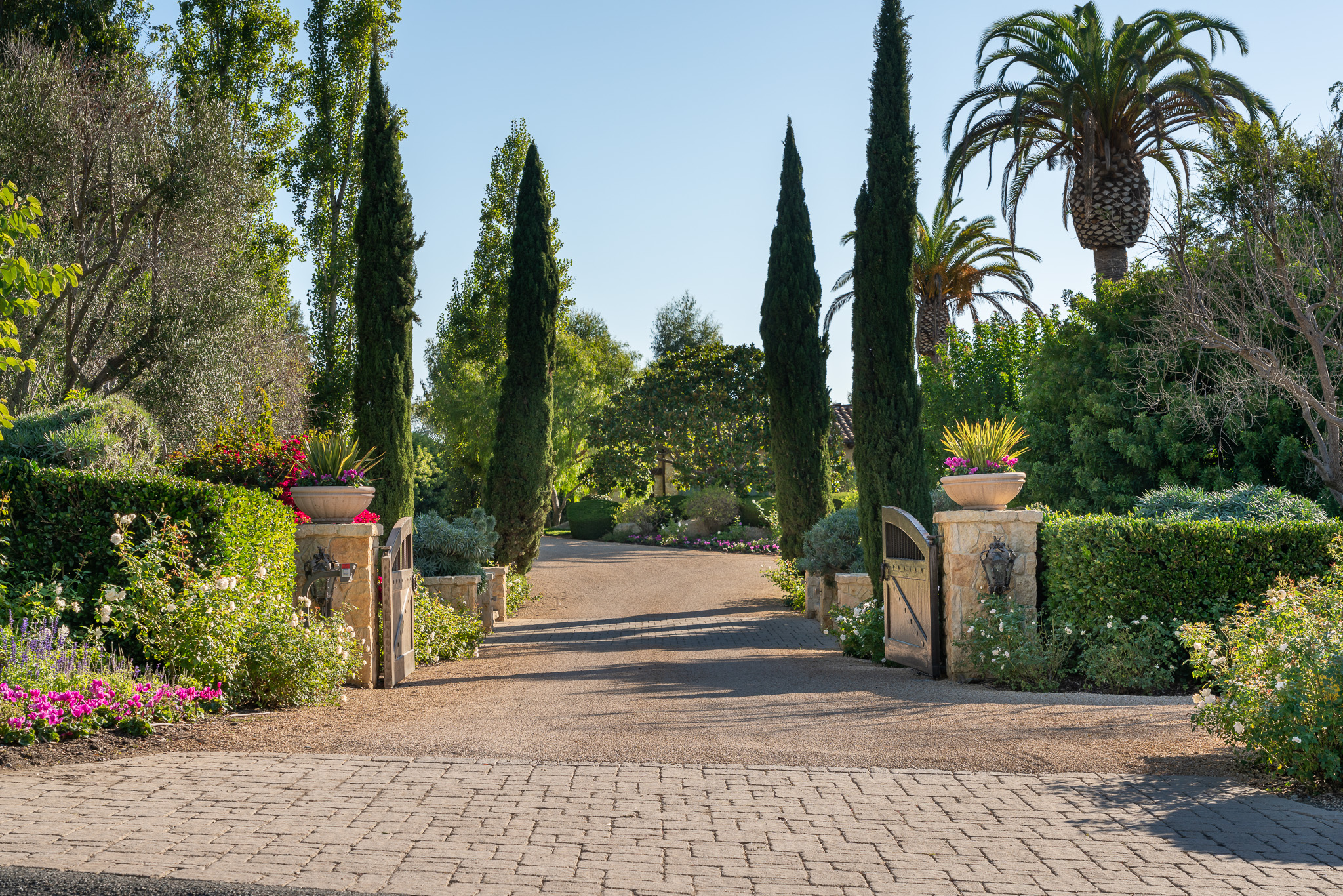 17285 Avenida De Acacias