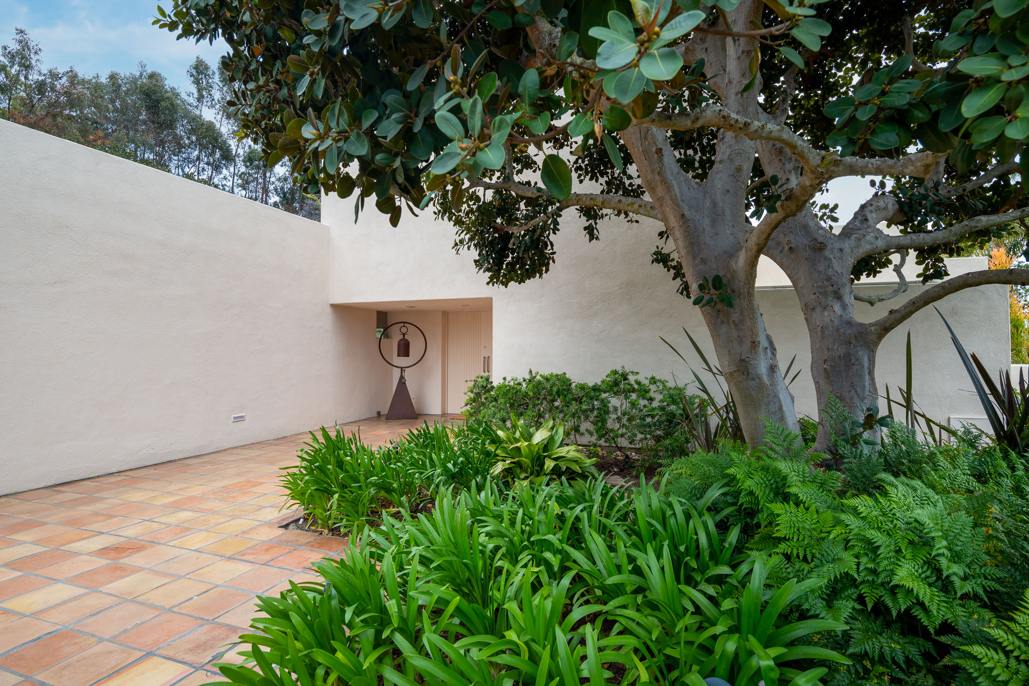 6067 Paseo Valencia 