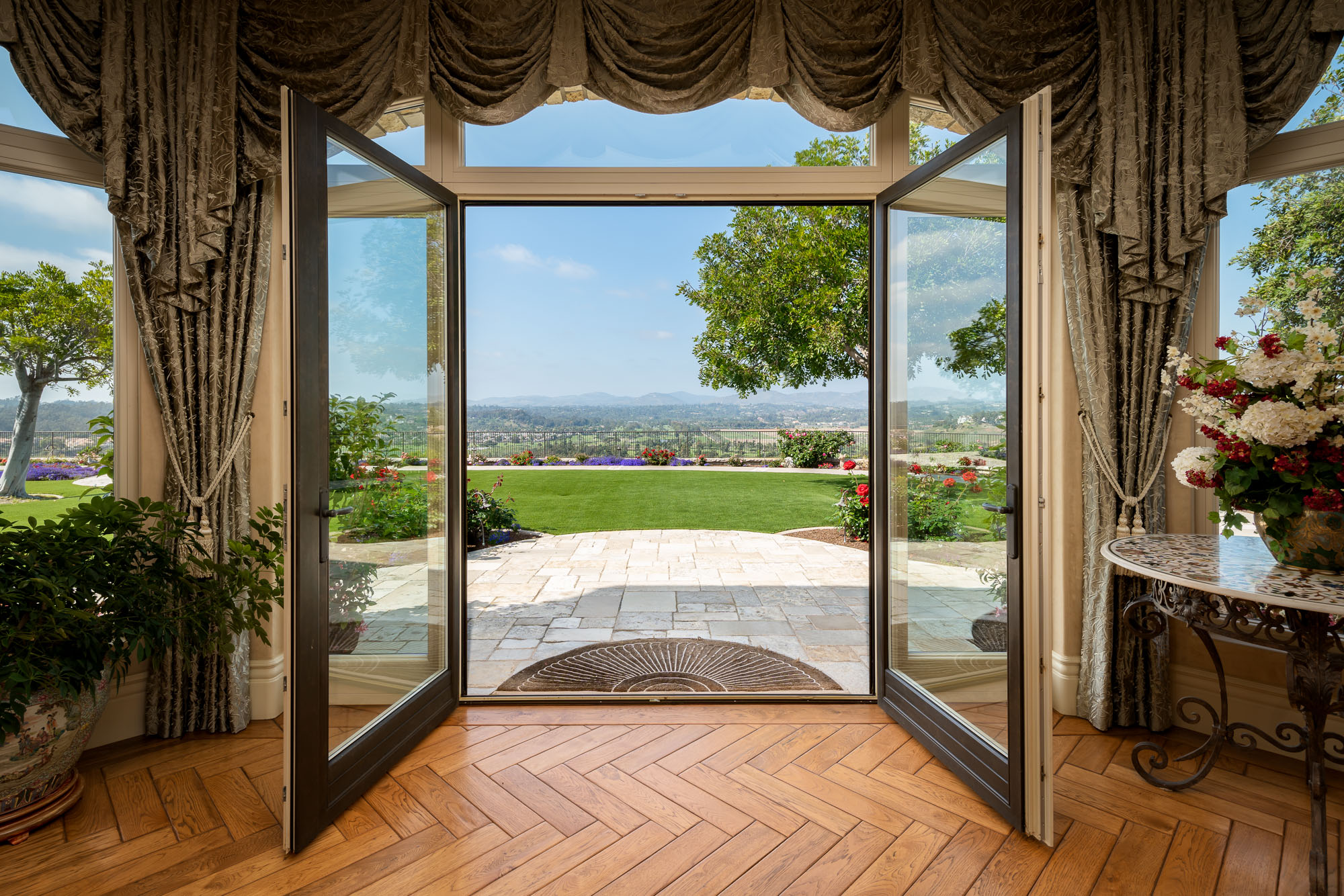 4954 Rancho Del Mar Trail 