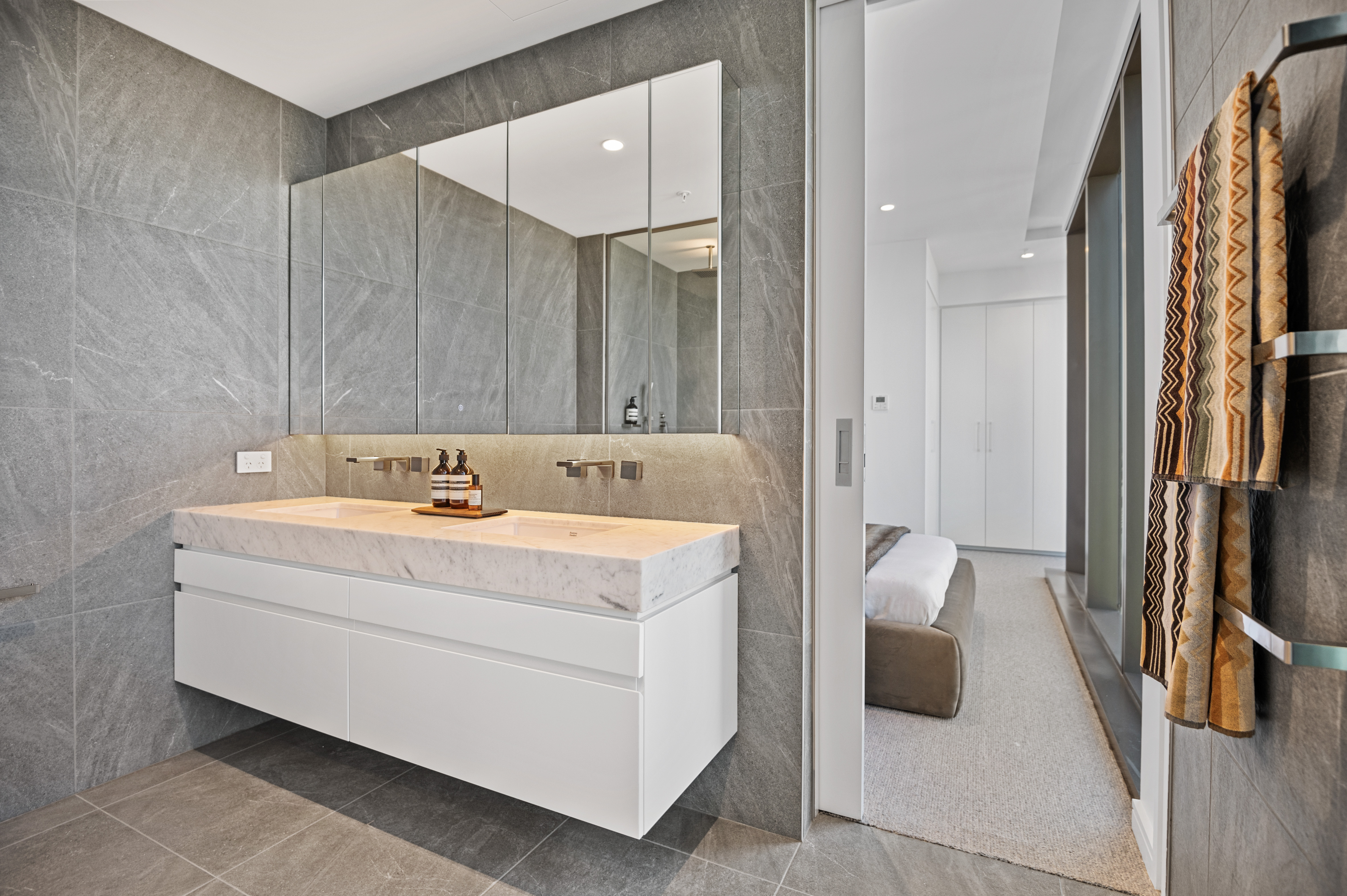 3801/51 Albert Street