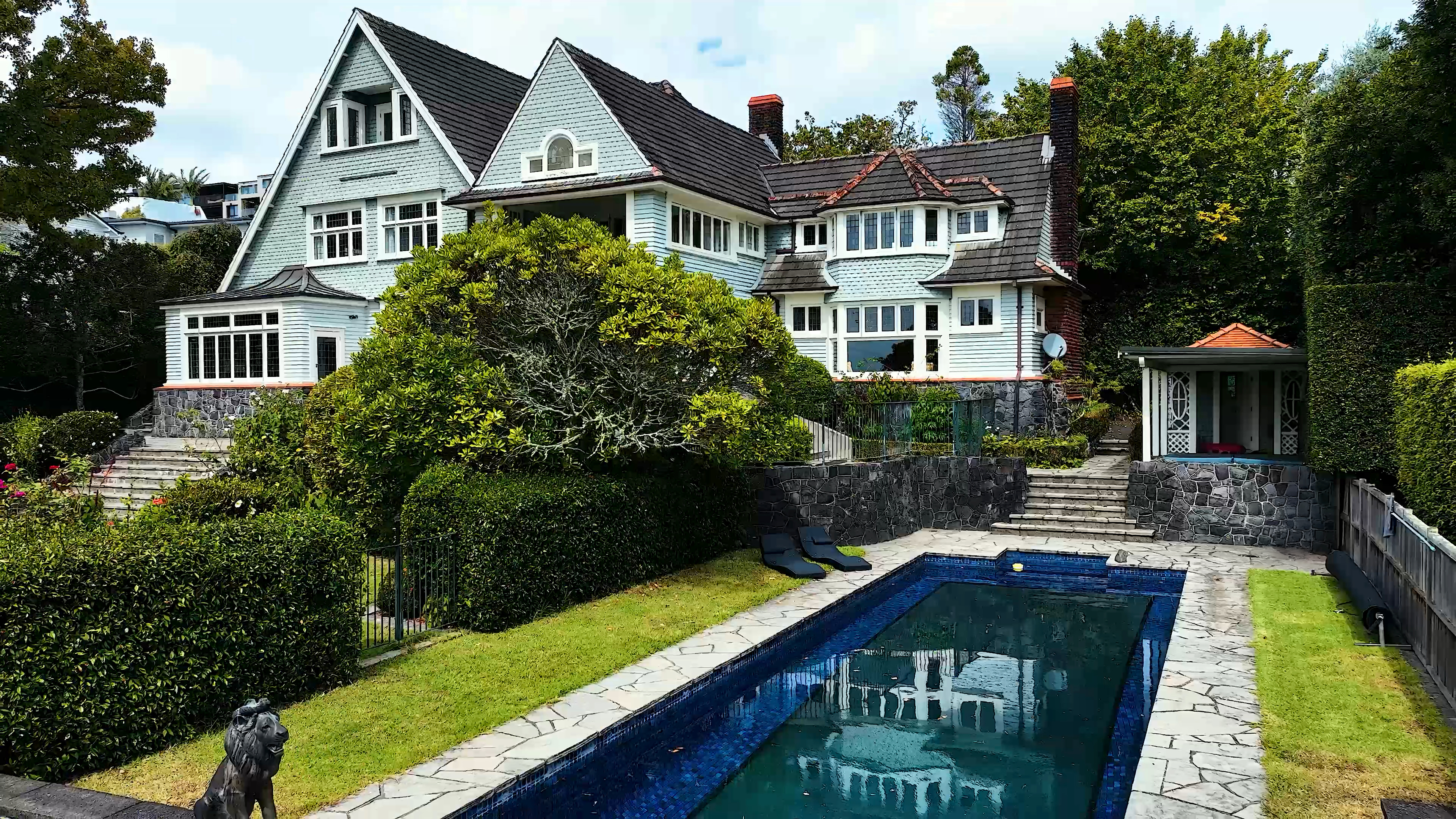 6 Garden Road