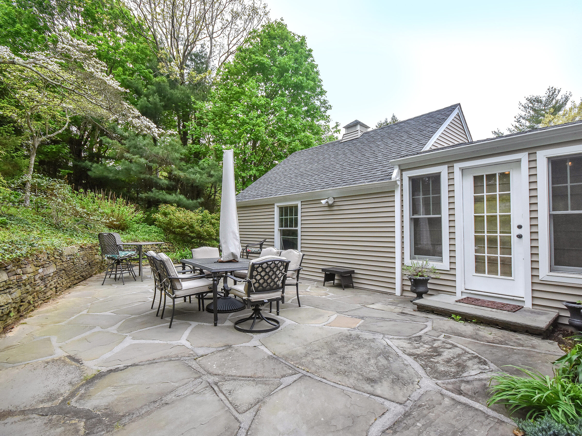 34 Amherst Court
