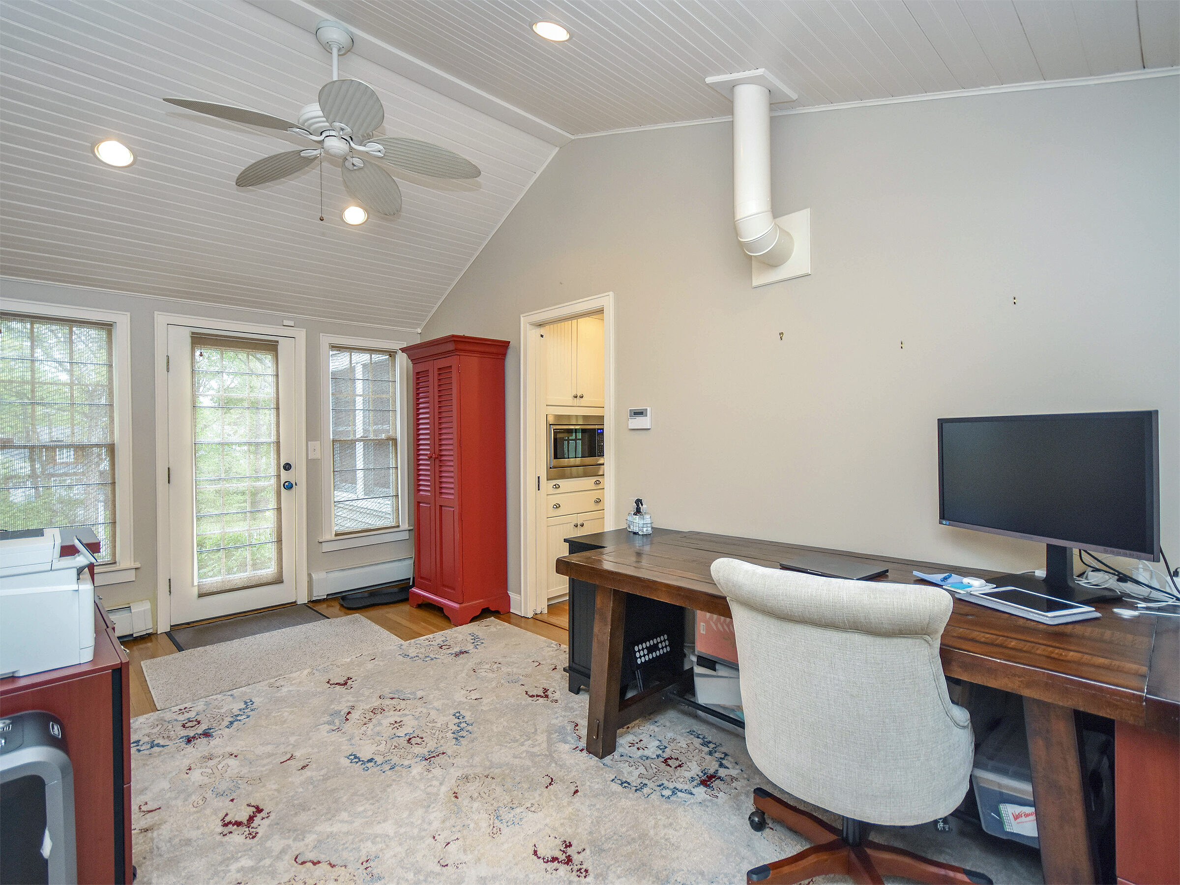 34 Amherst Court