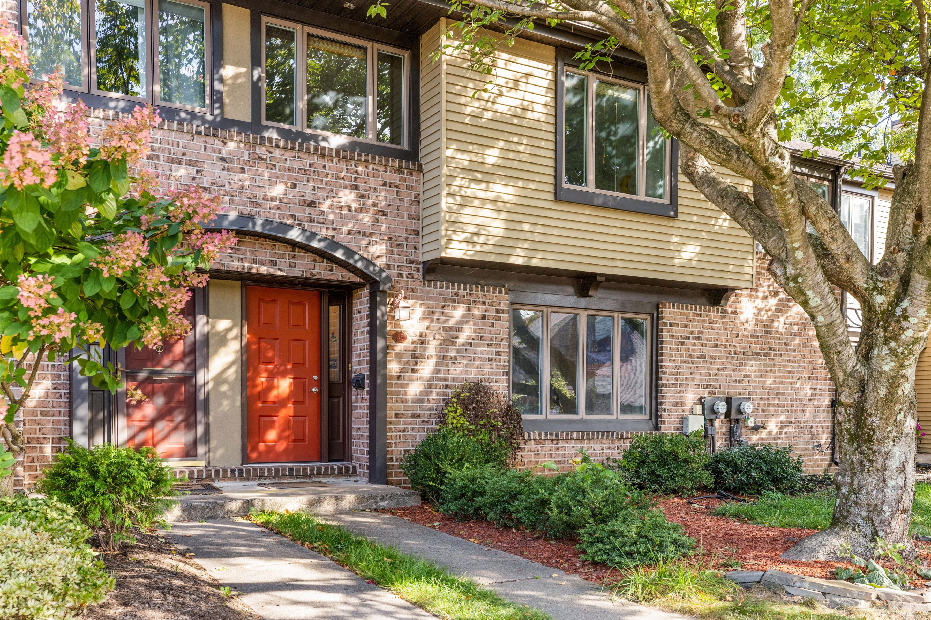 35 Essex Place 
