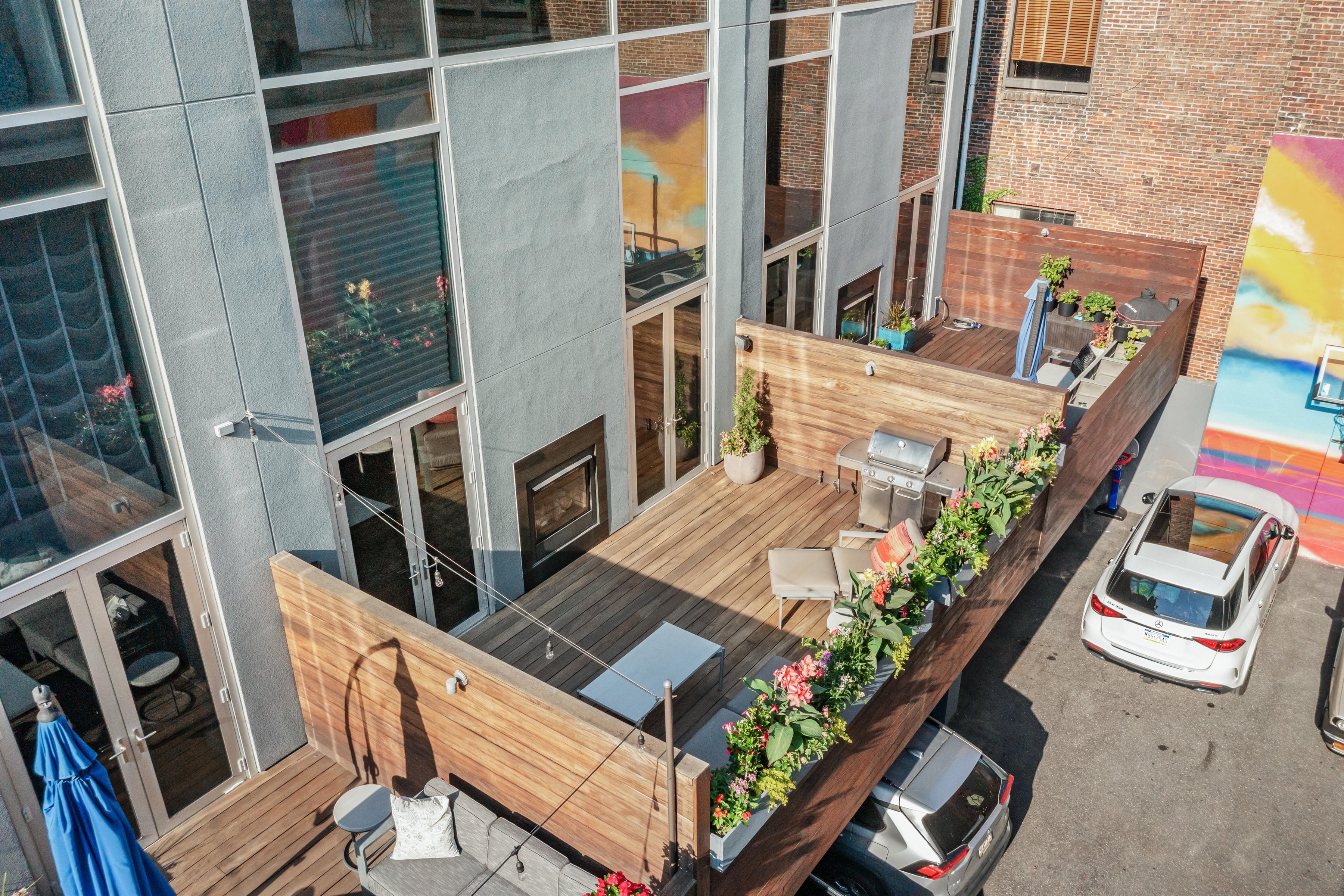 2132 Race Street 