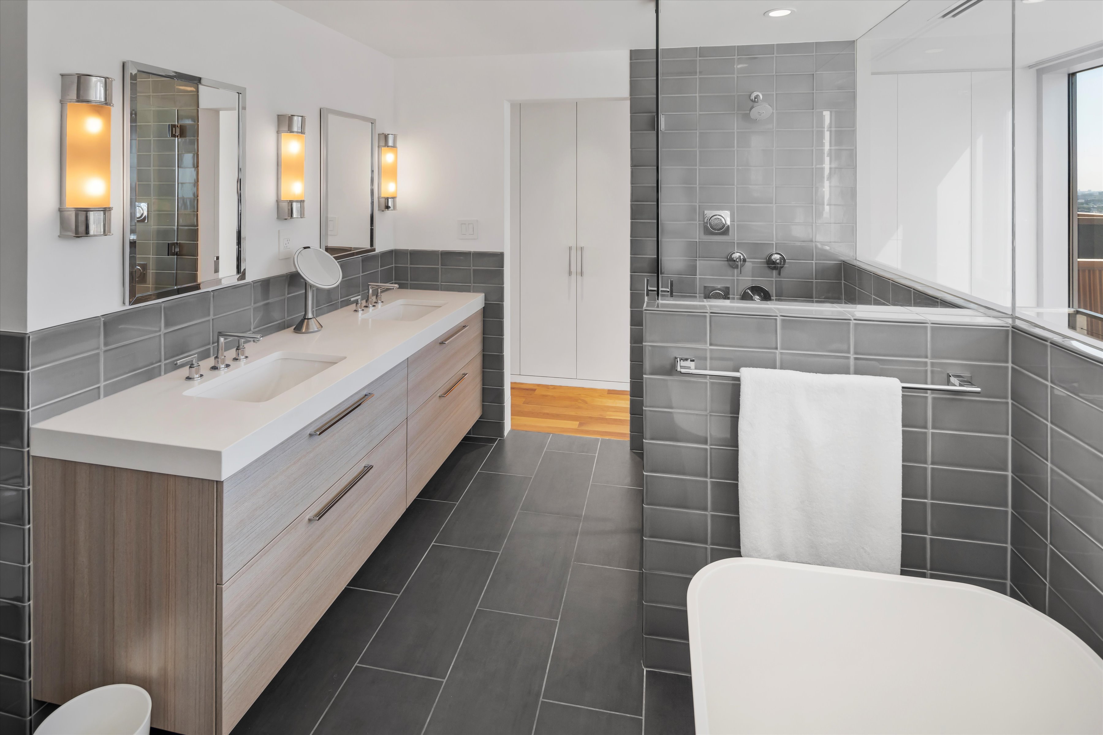 1101 Locust Street Penthouse 11E