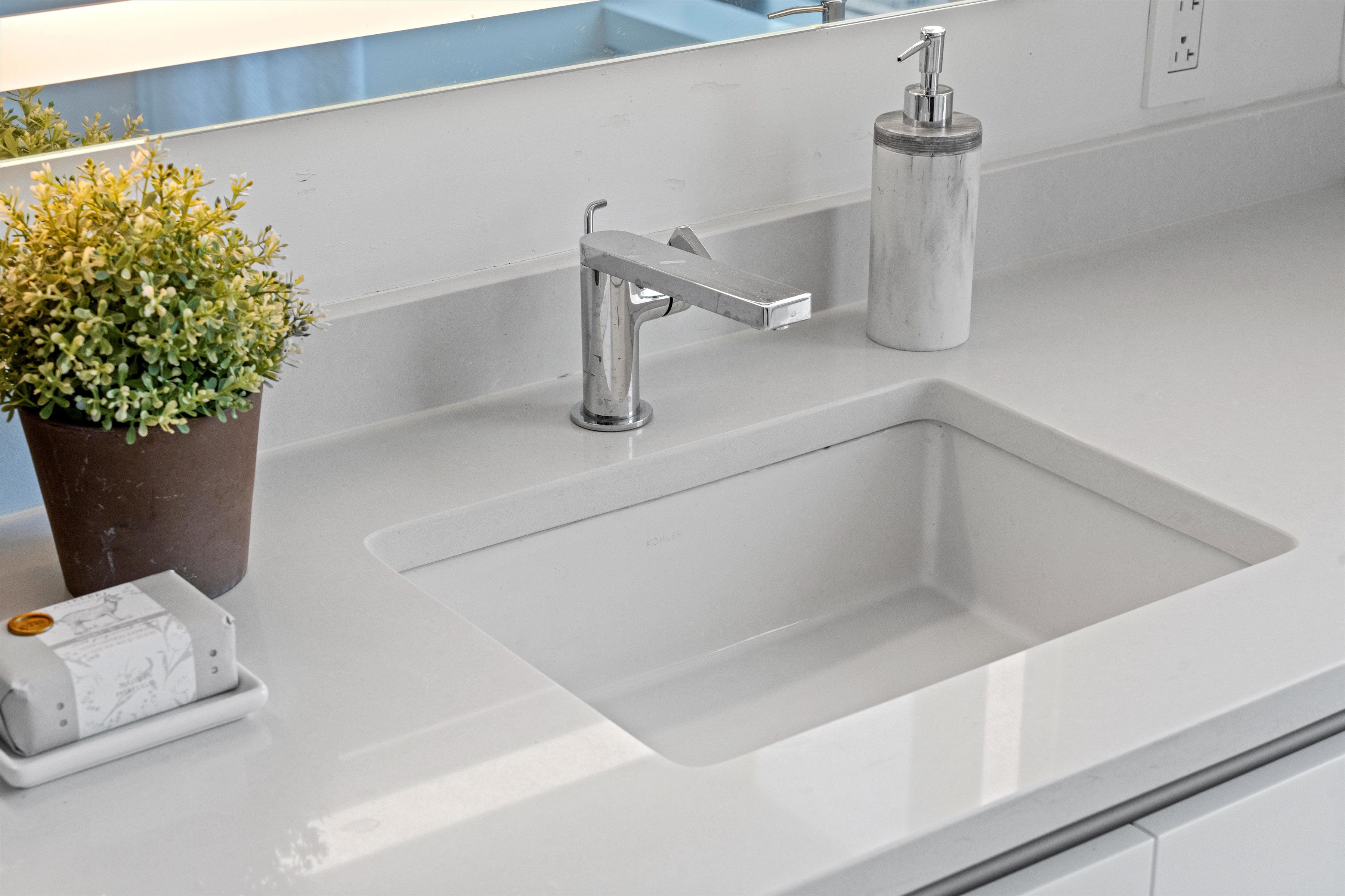 1911 Walnut Street 2703