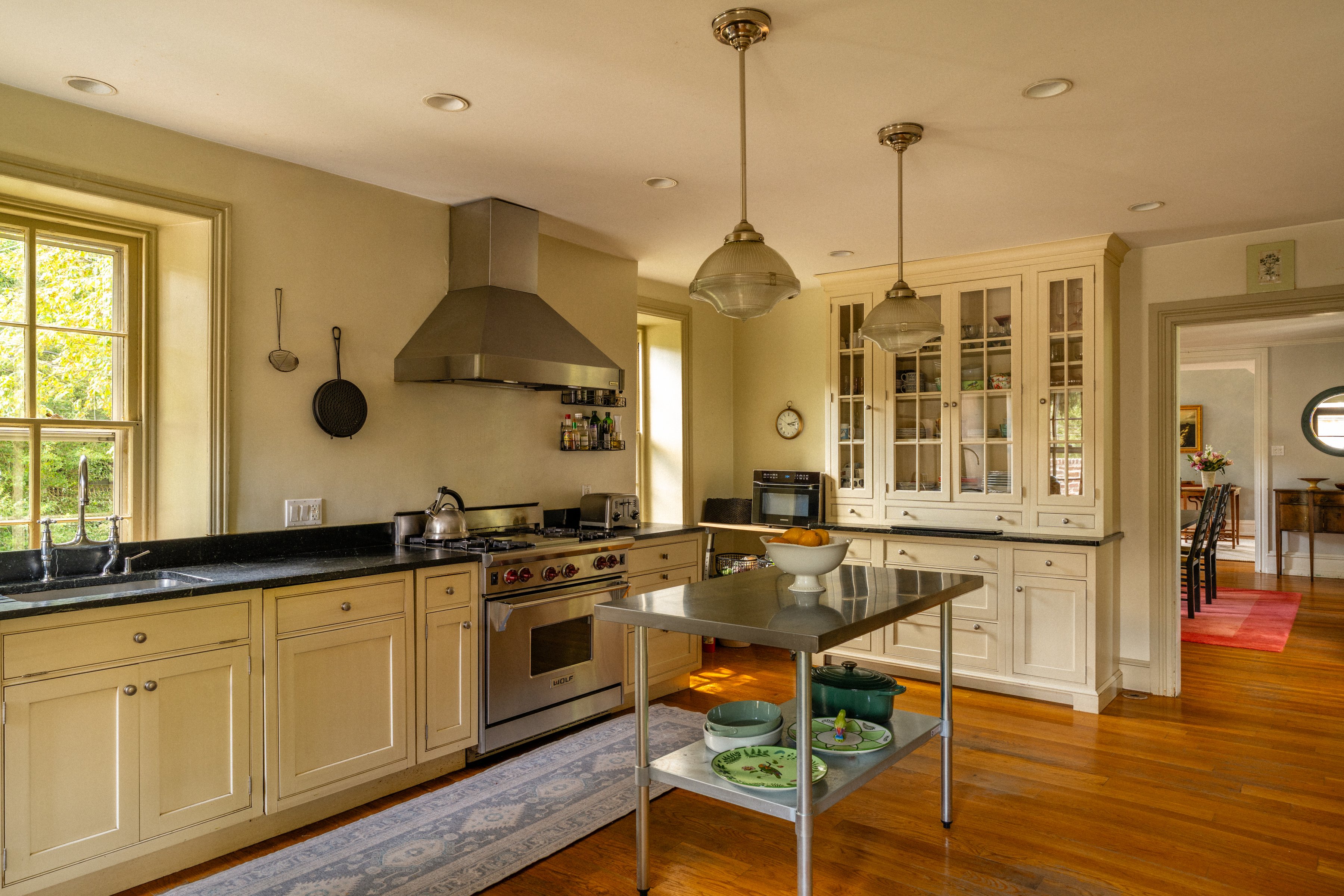 400 E. Evergreen Avenue 