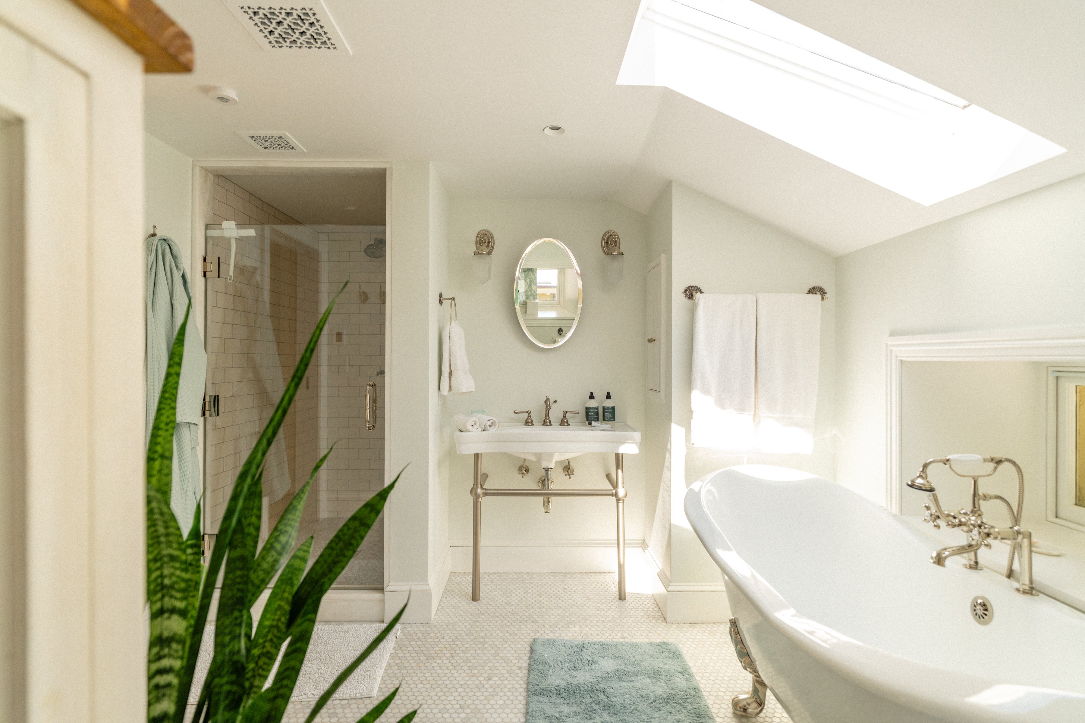 400 E. Evergreen Avenue 