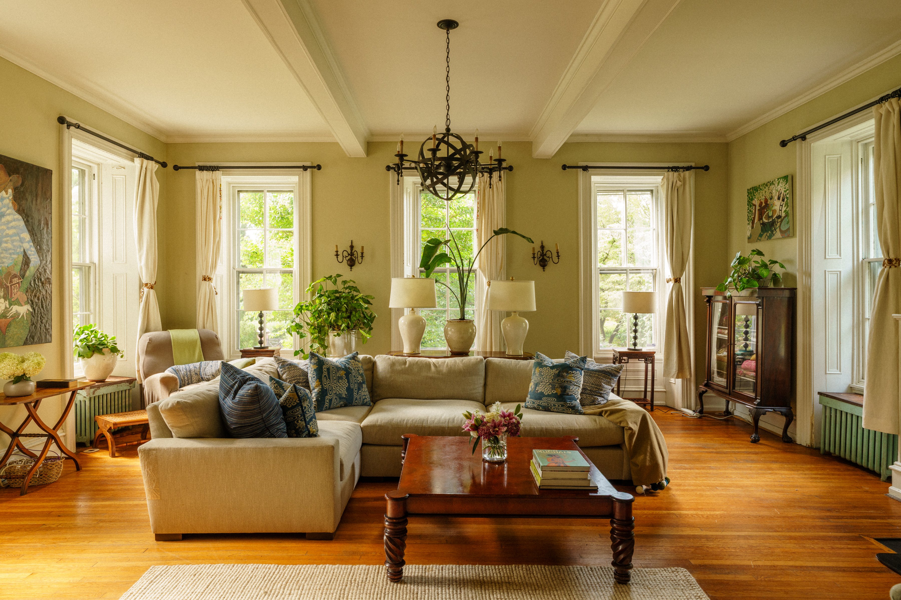 400 E. Evergreen Avenue 