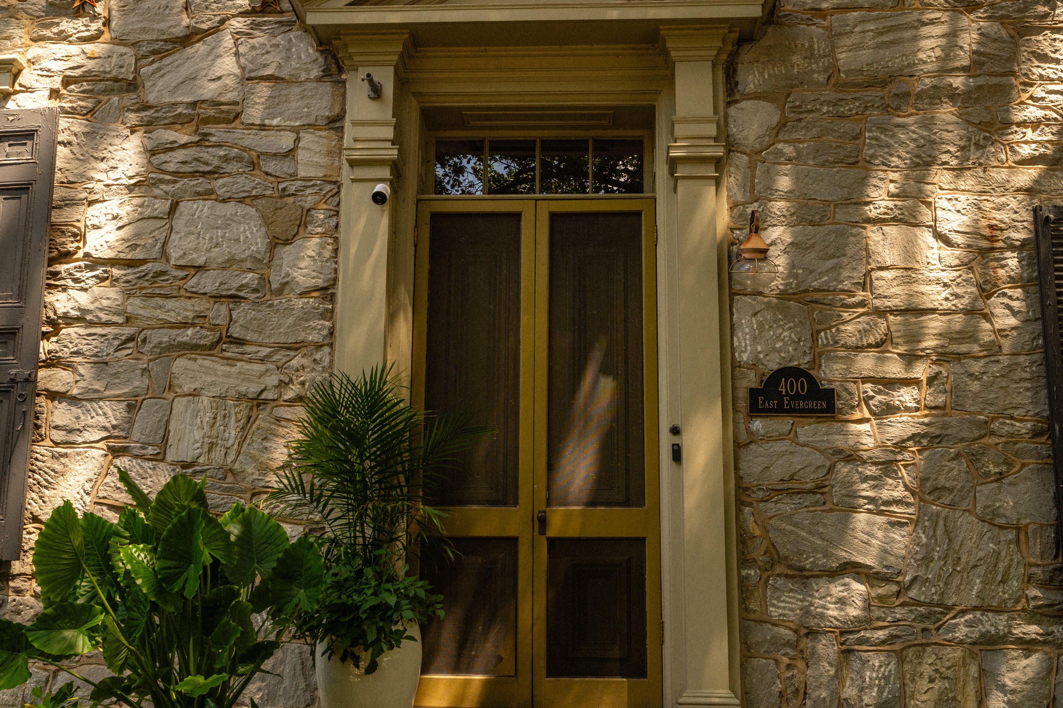 400 E. Evergreen Avenue 