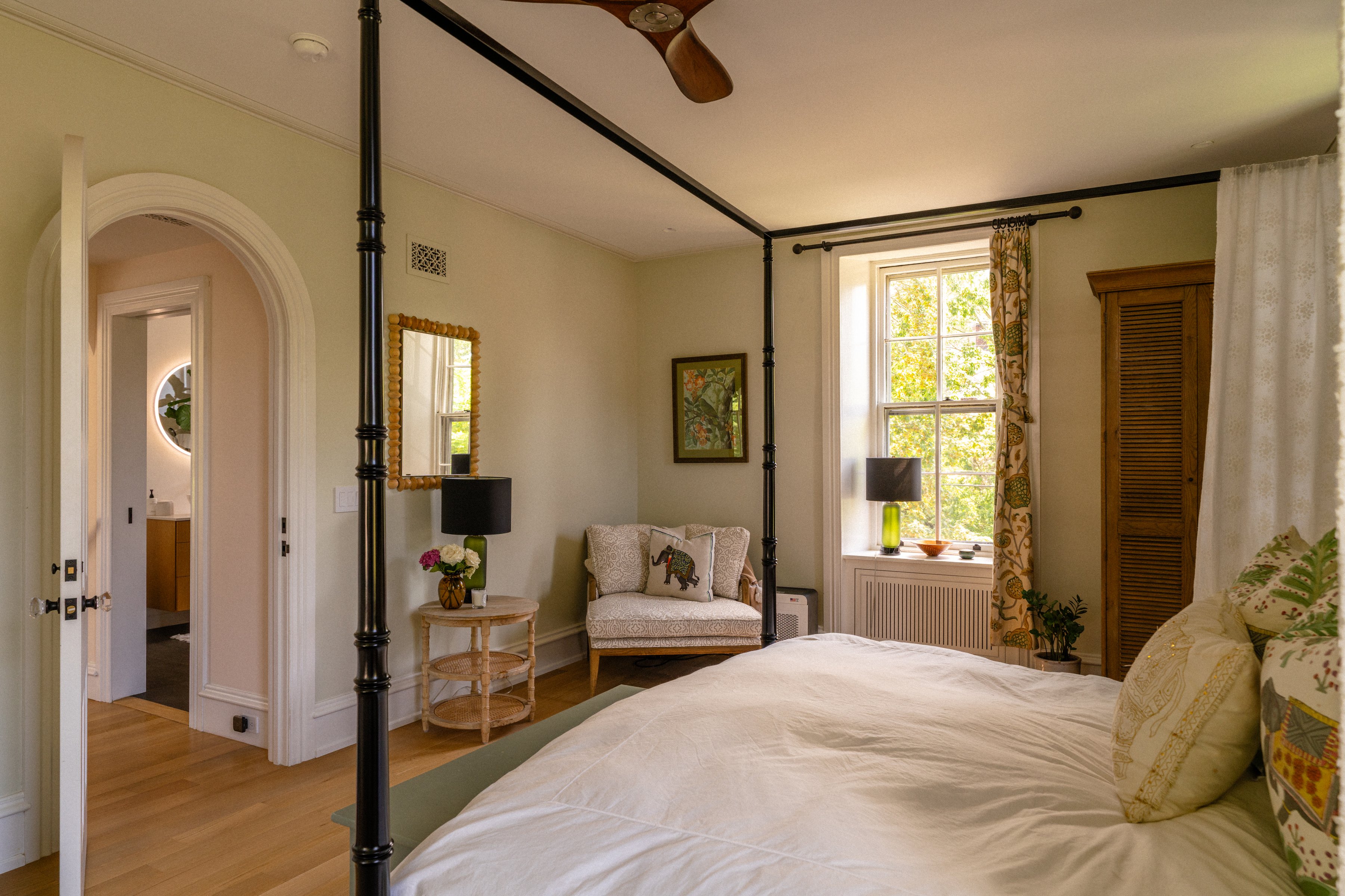 400 E. Evergreen Avenue 