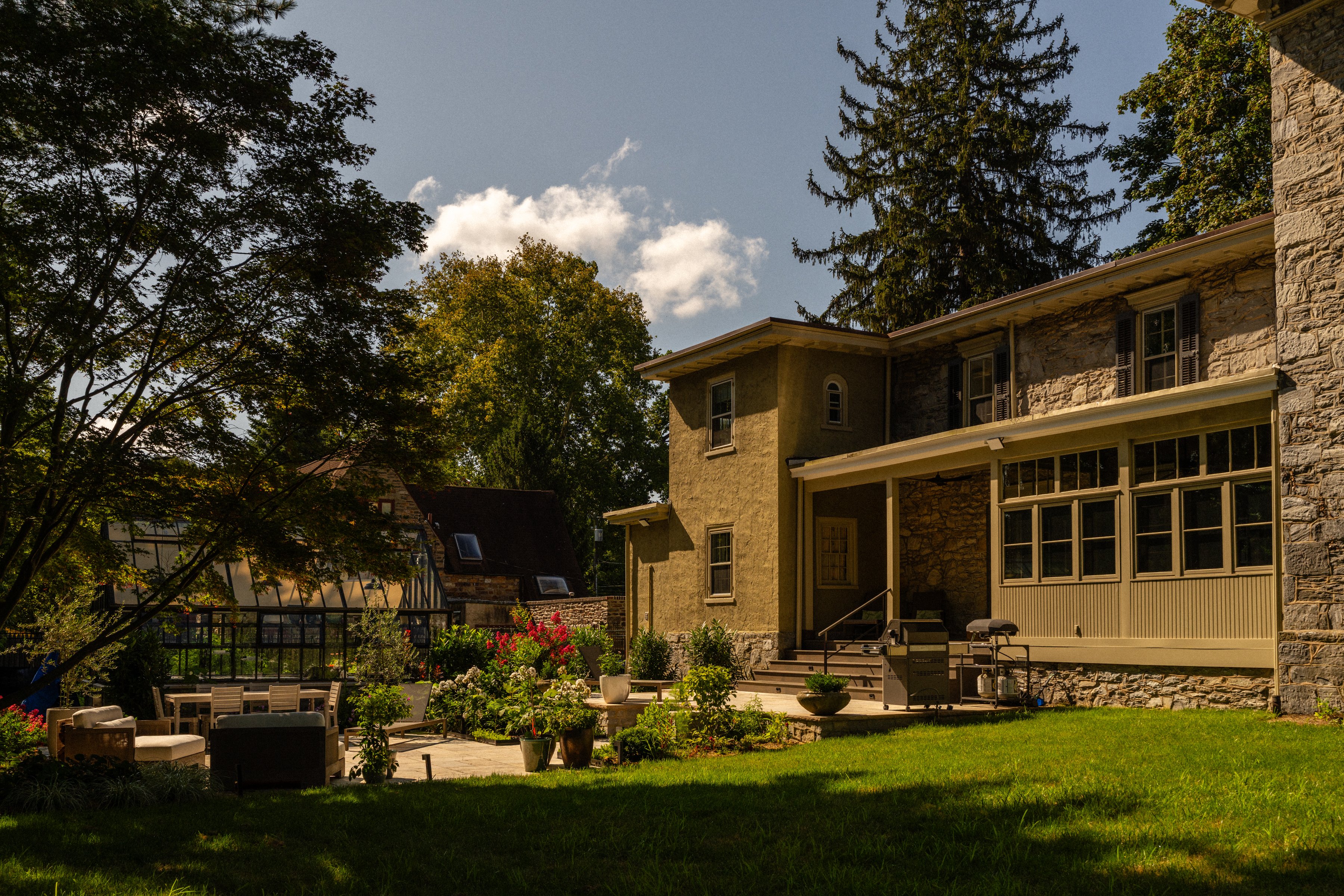 400 E. Evergreen Avenue 