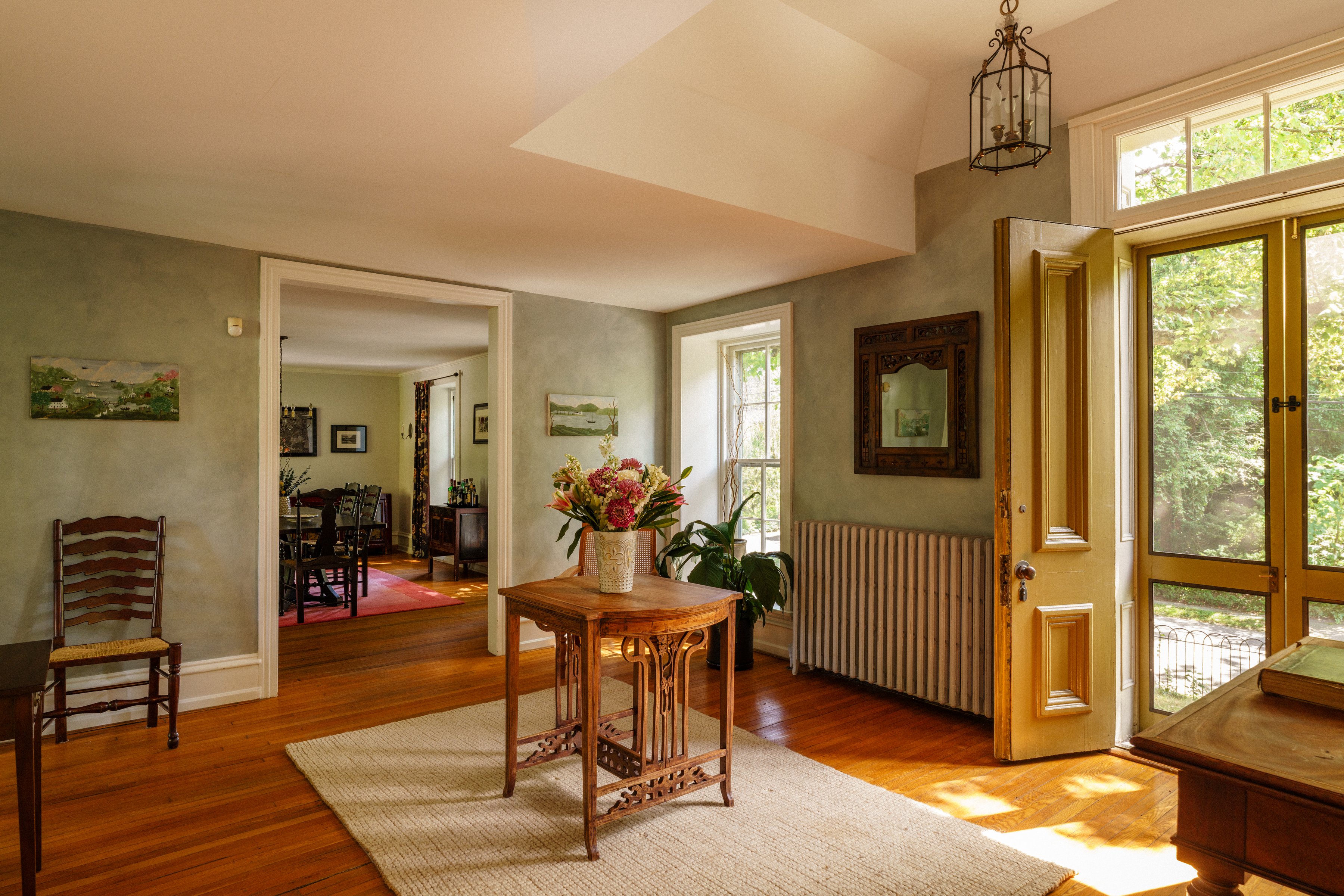 400 E. Evergreen Avenue 