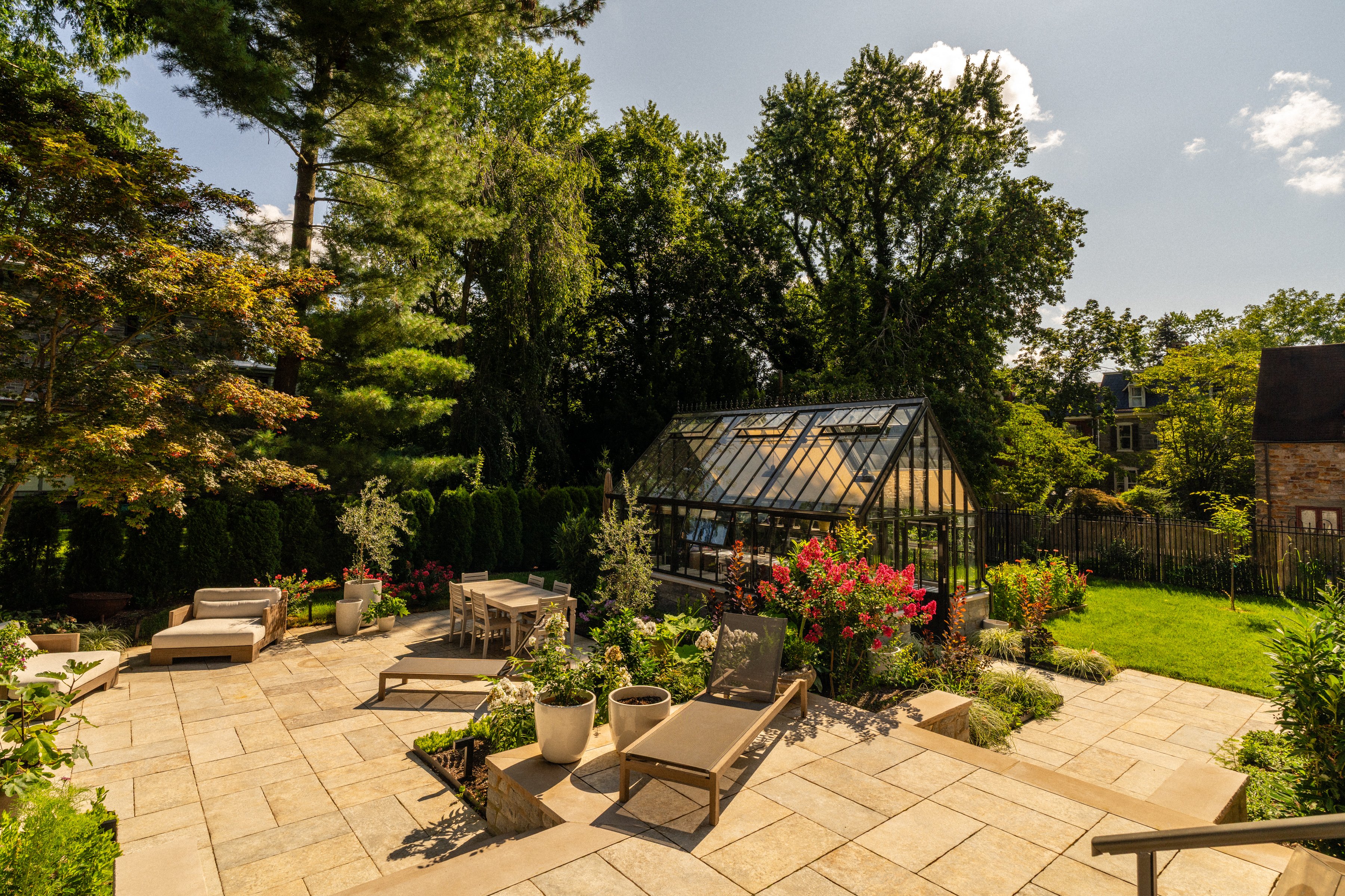 400 E. Evergreen Avenue 