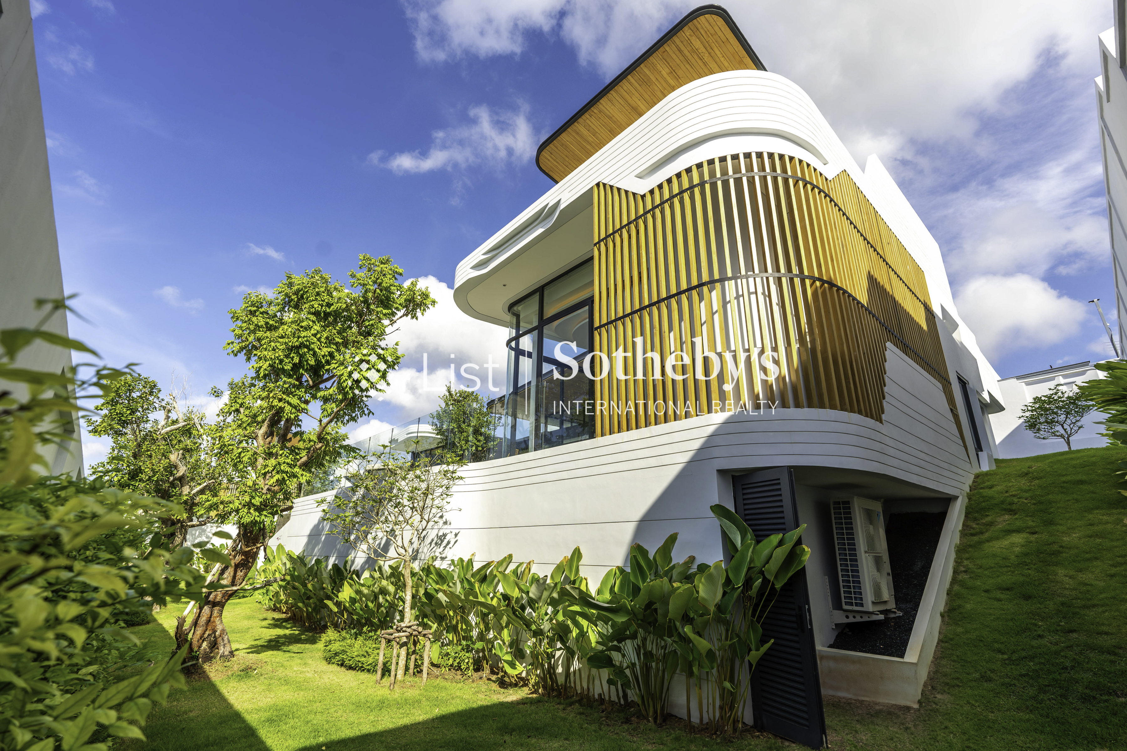 Botanica The Valley Four Bedroom Ultra Modern Villa within Gated Estate