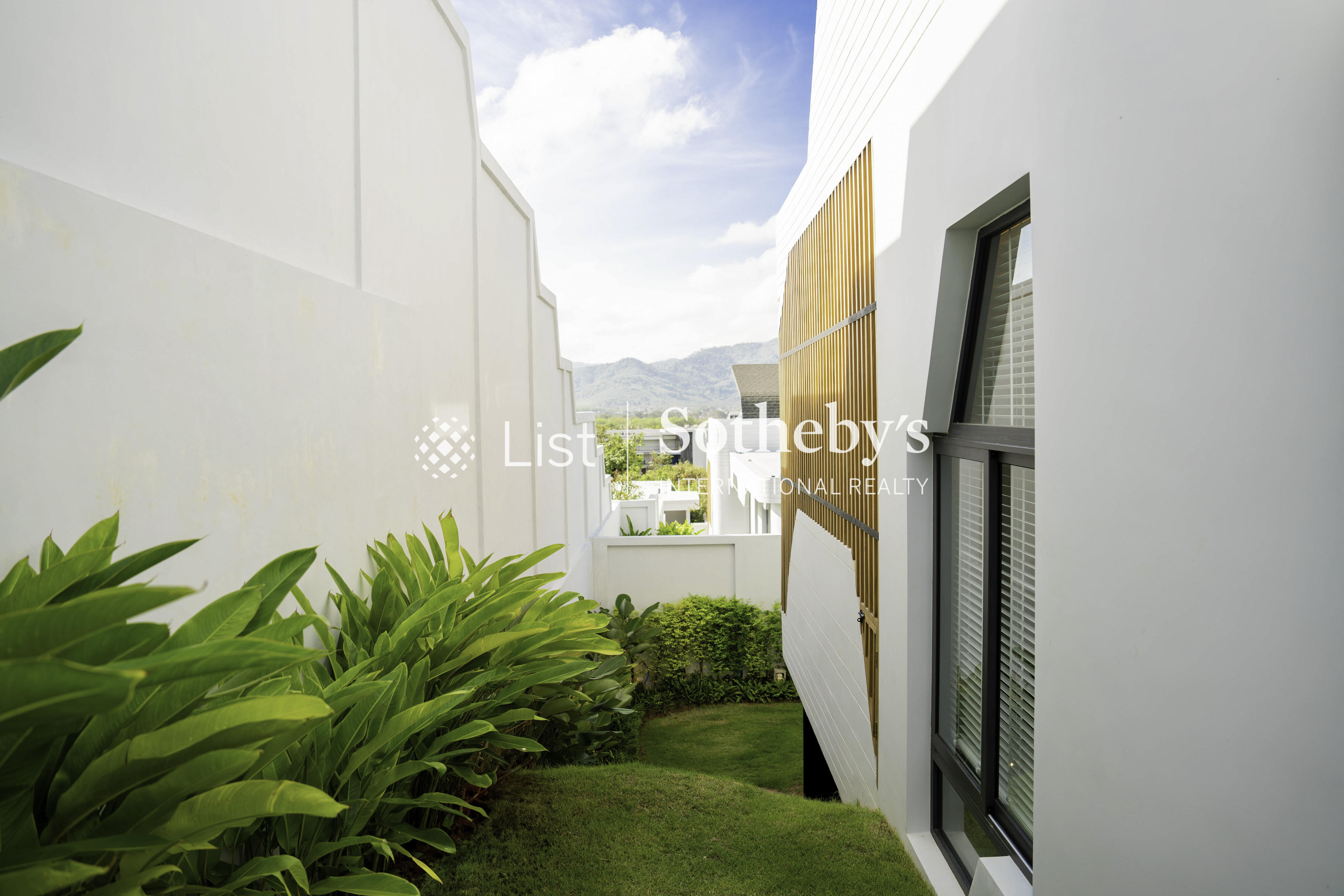 Botanica The Valley Four Bedroom Ultra Modern Villa within Gated Estate
