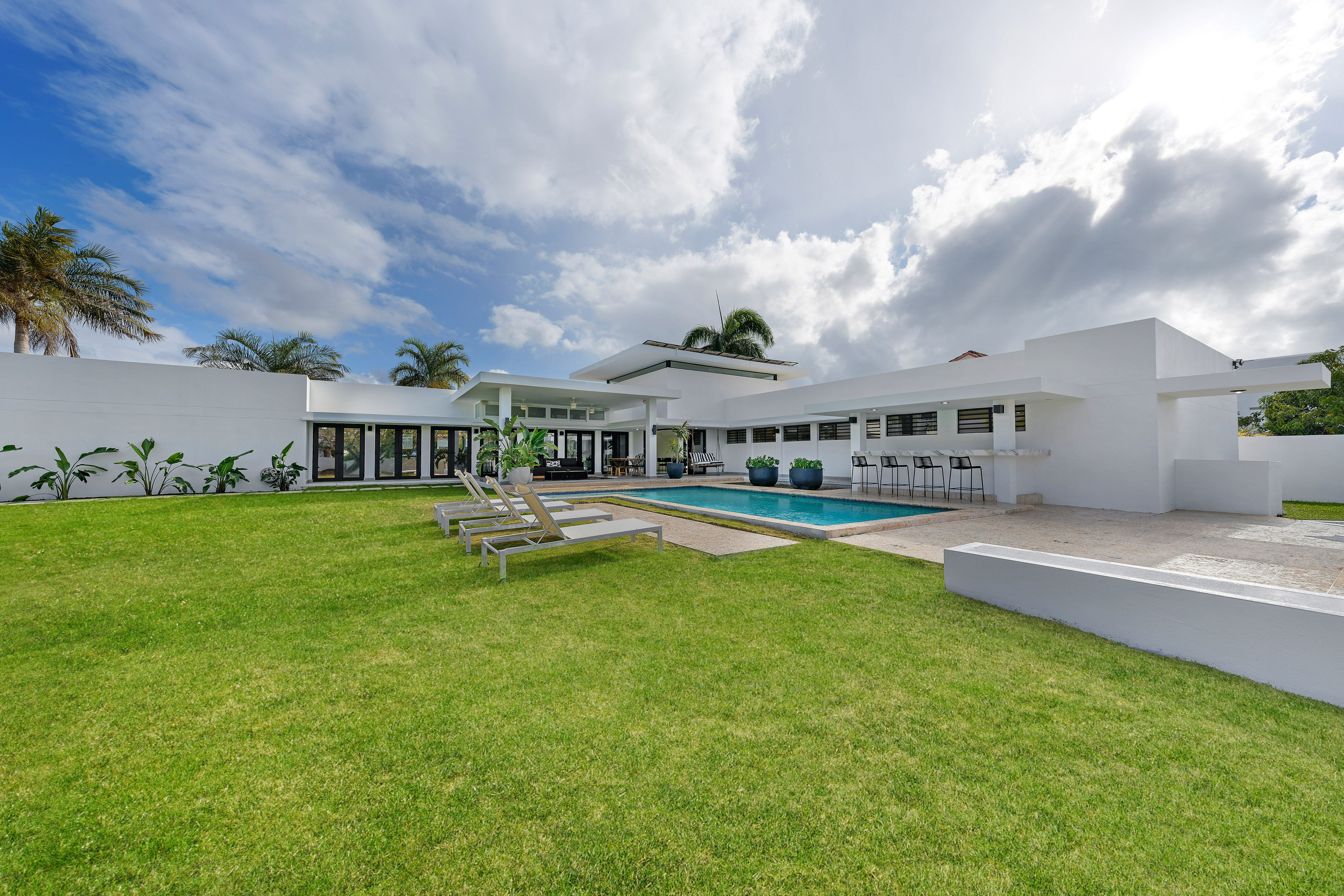 G22 Granada St., Vistamar Marina East