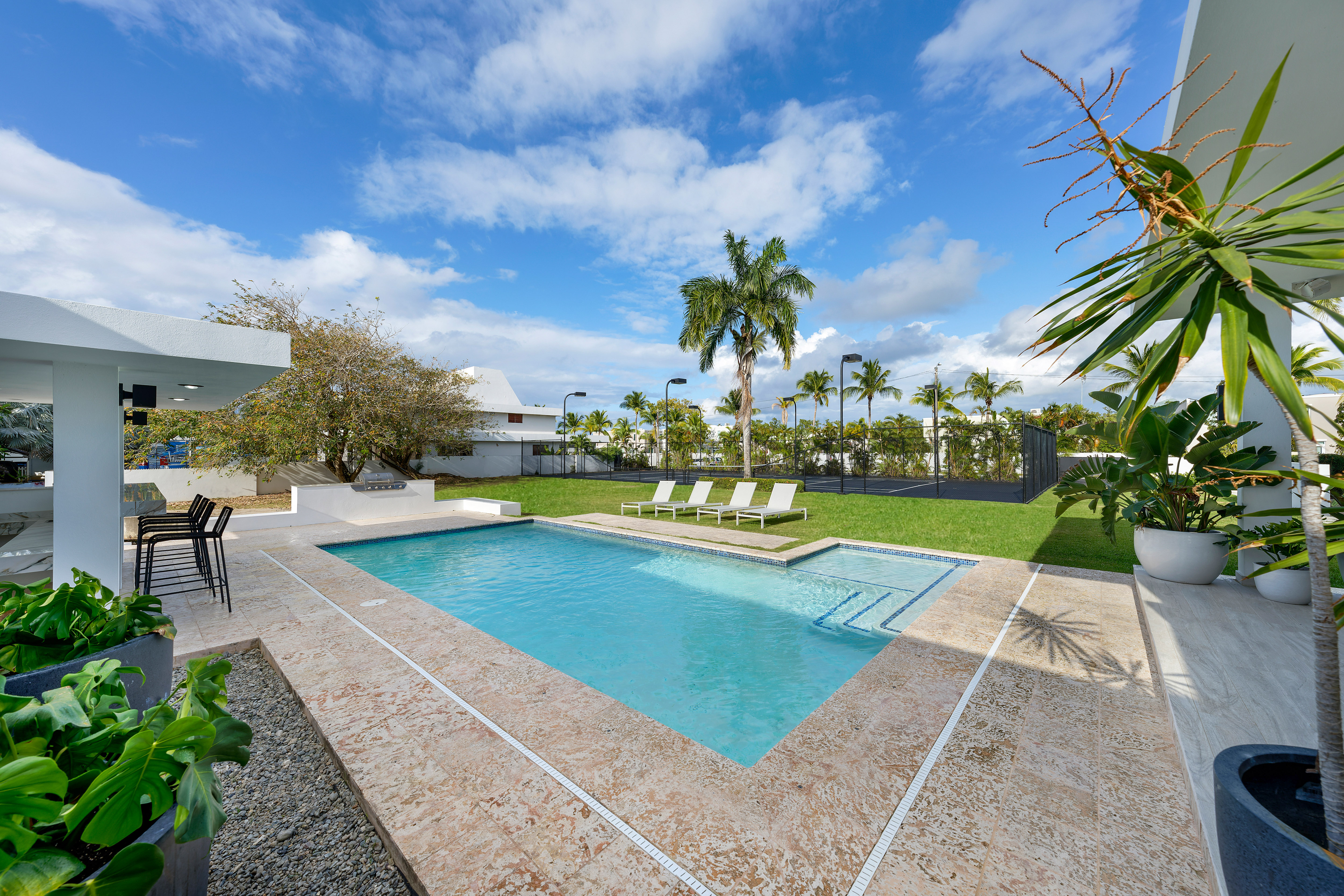 G22 Granada St., Vistamar Marina East