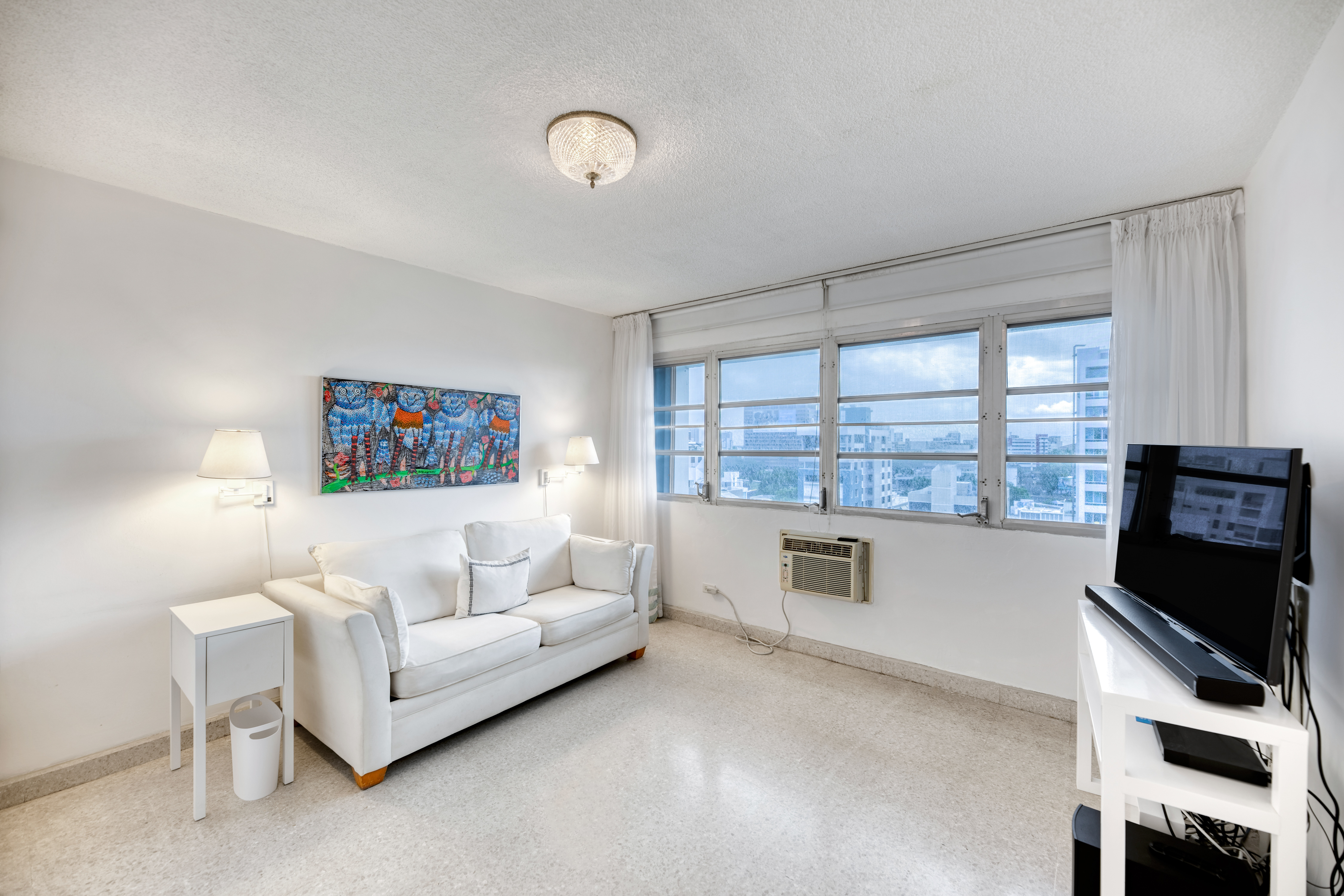 1351 Magdalena Ave., Apt. 14A