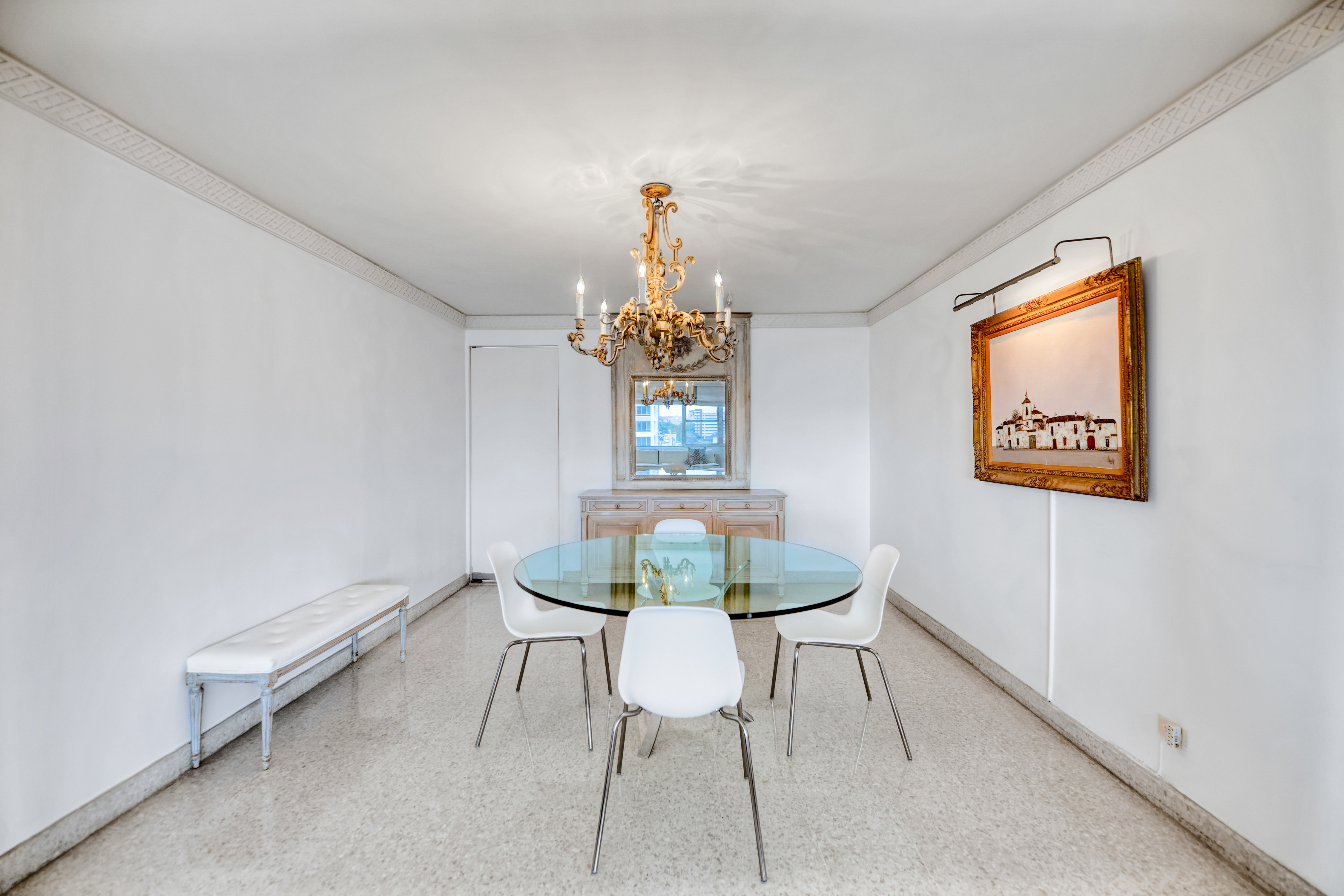 1351 Magdalena Ave., Apt. 14A