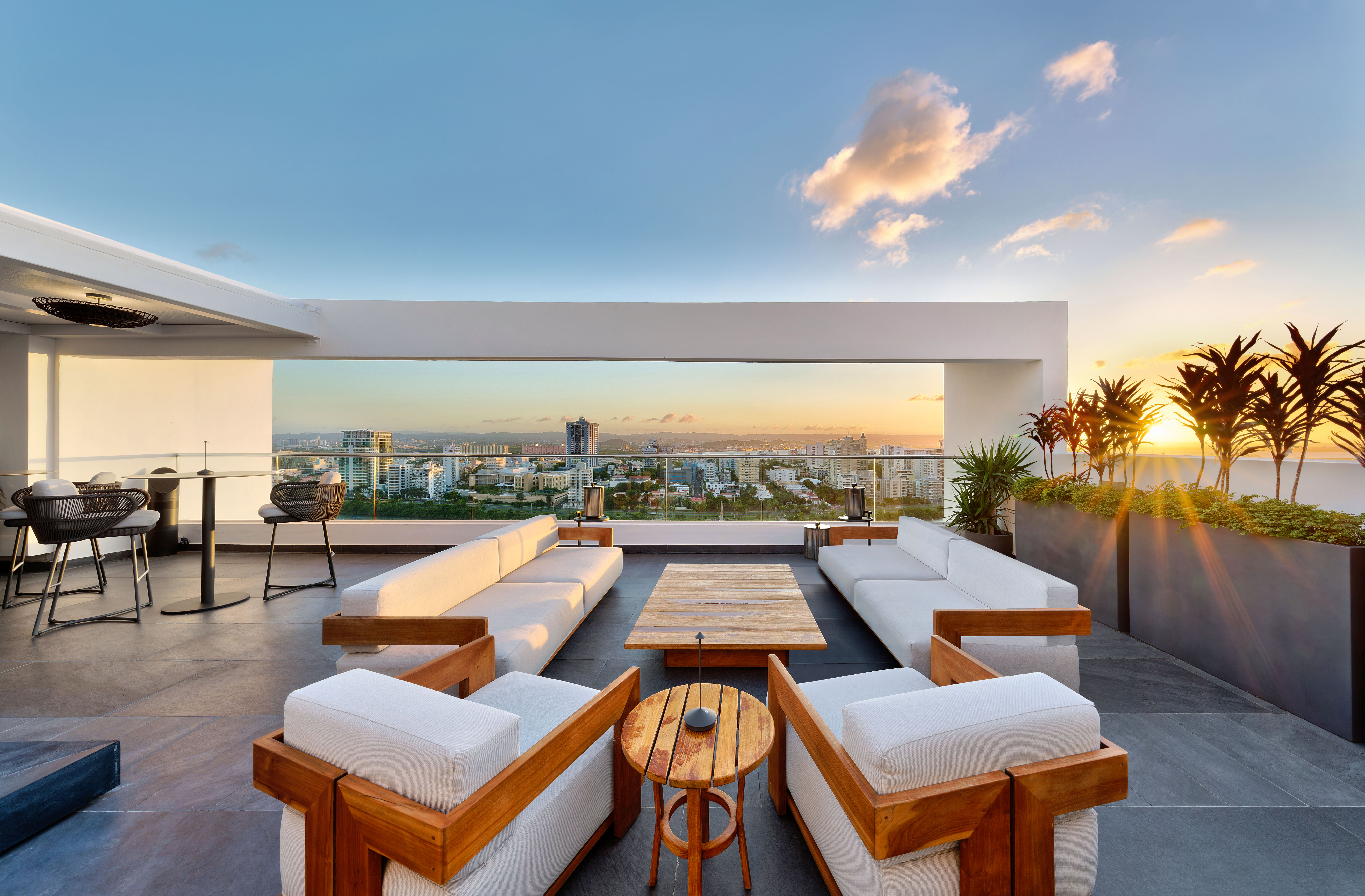 1004 Ashford Avenue, Penthouse