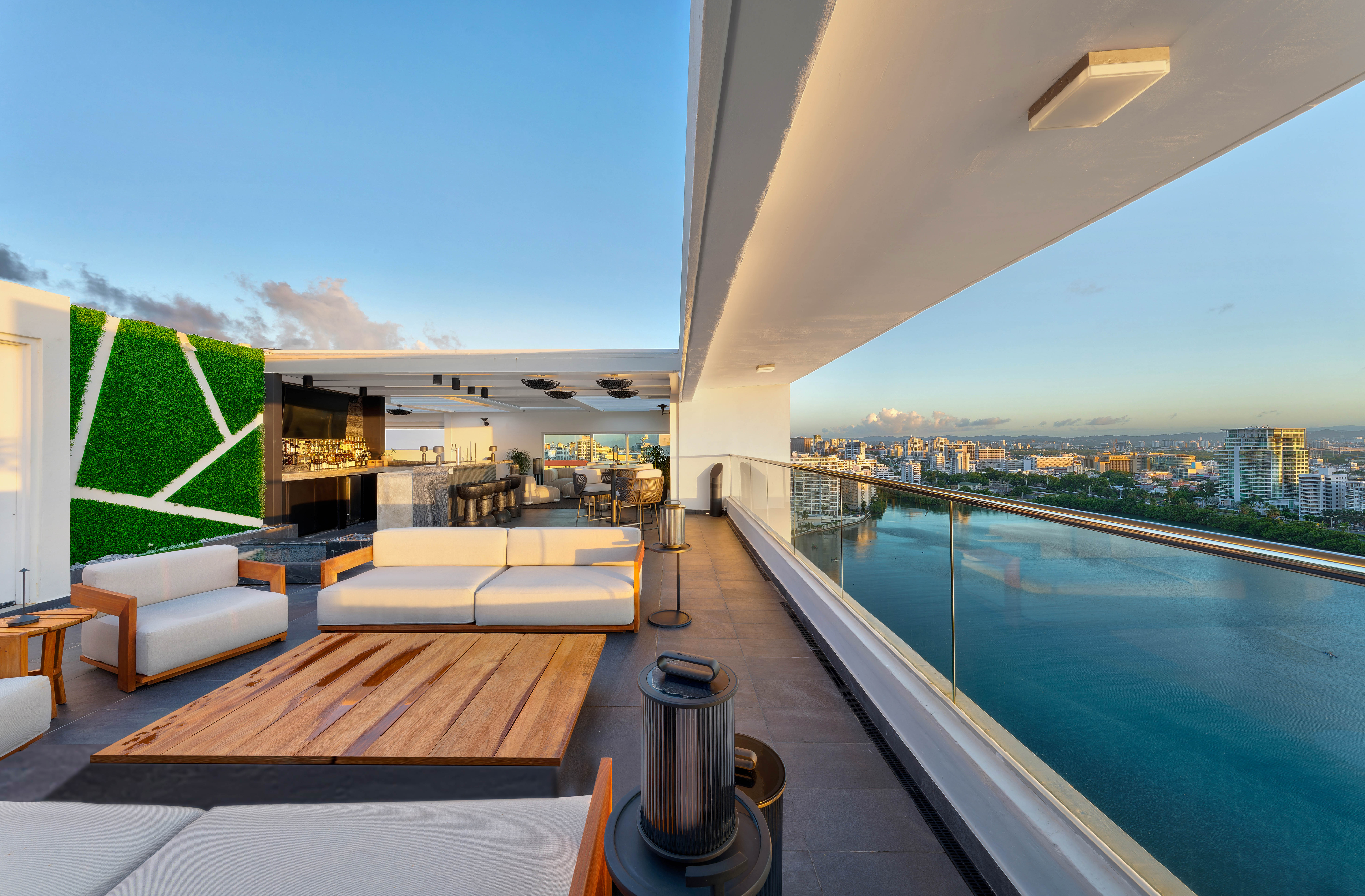1004 Ashford Avenue, Penthouse