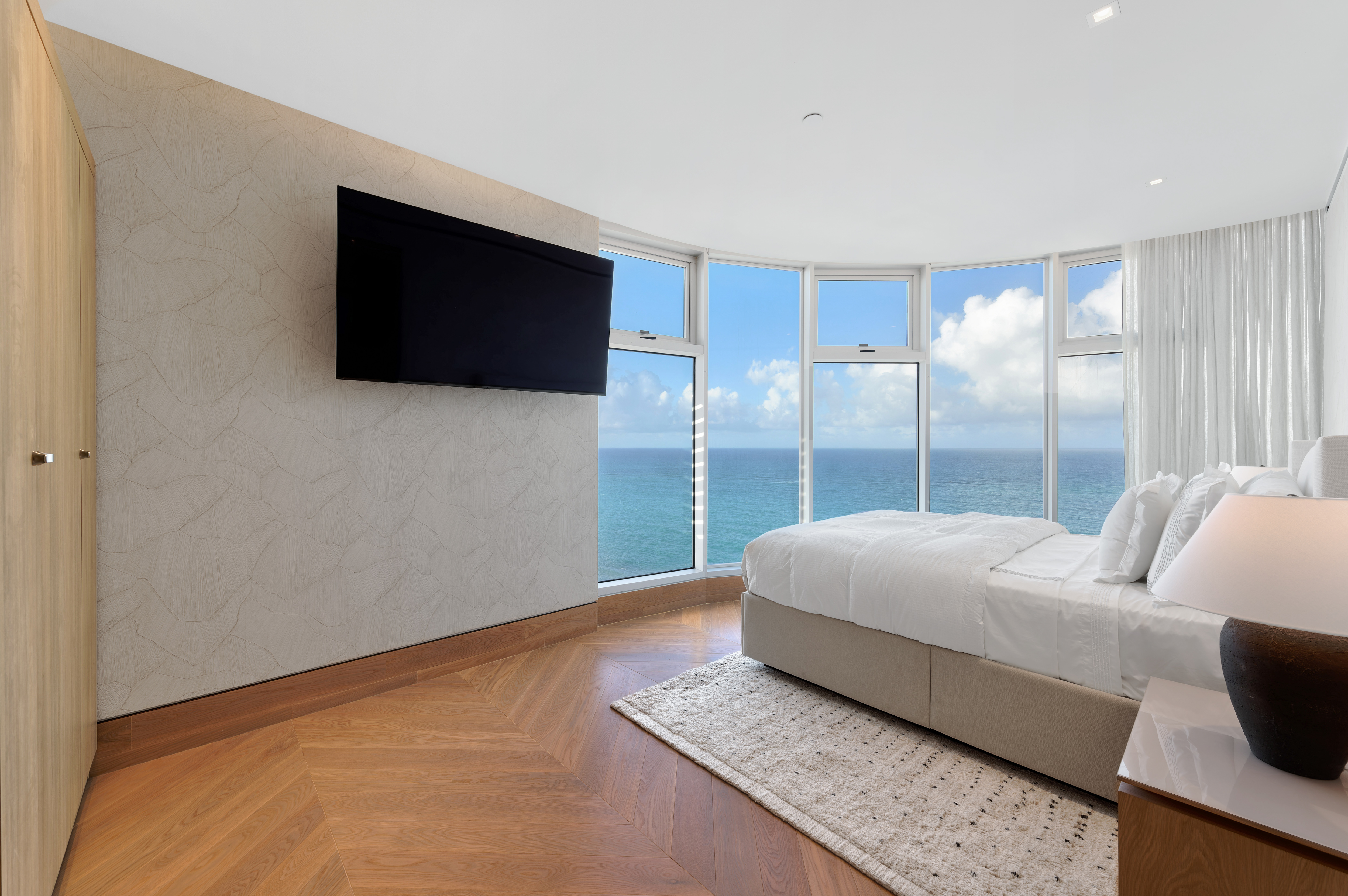 1004 Ashford Avenue, Penthouse