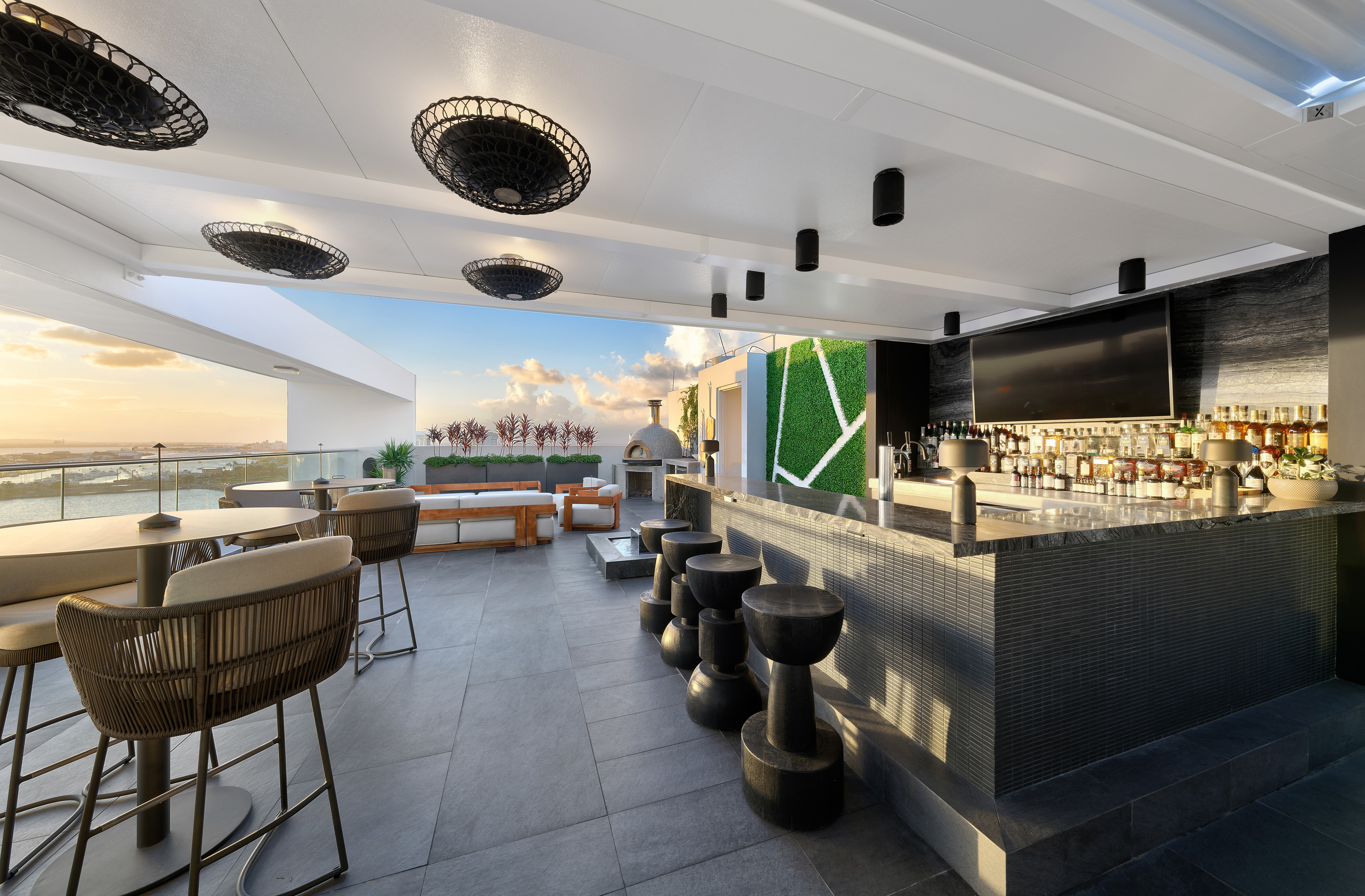 1004 Ashford Avenue, Penthouse