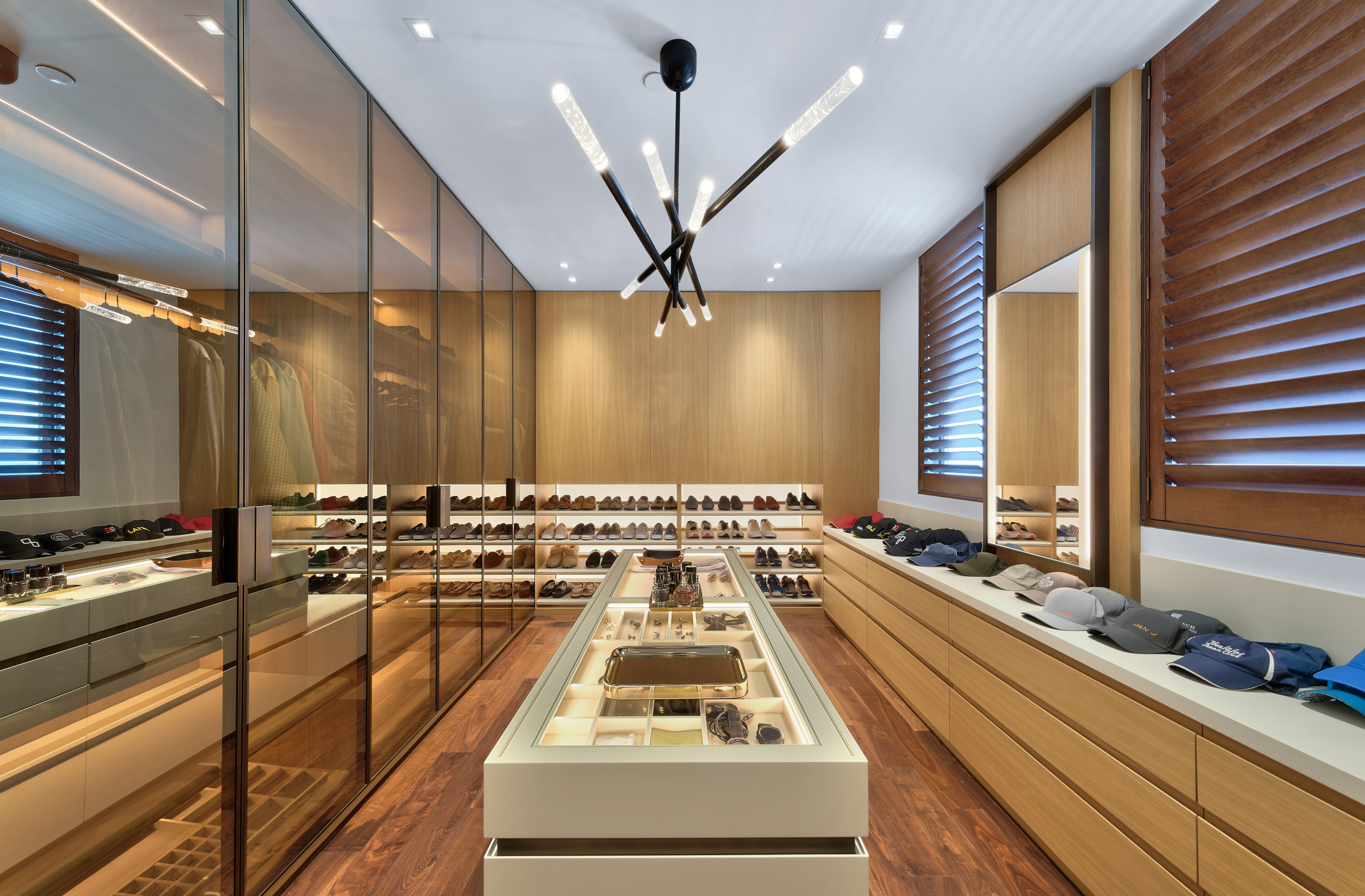1004 Ashford Avenue, Penthouse