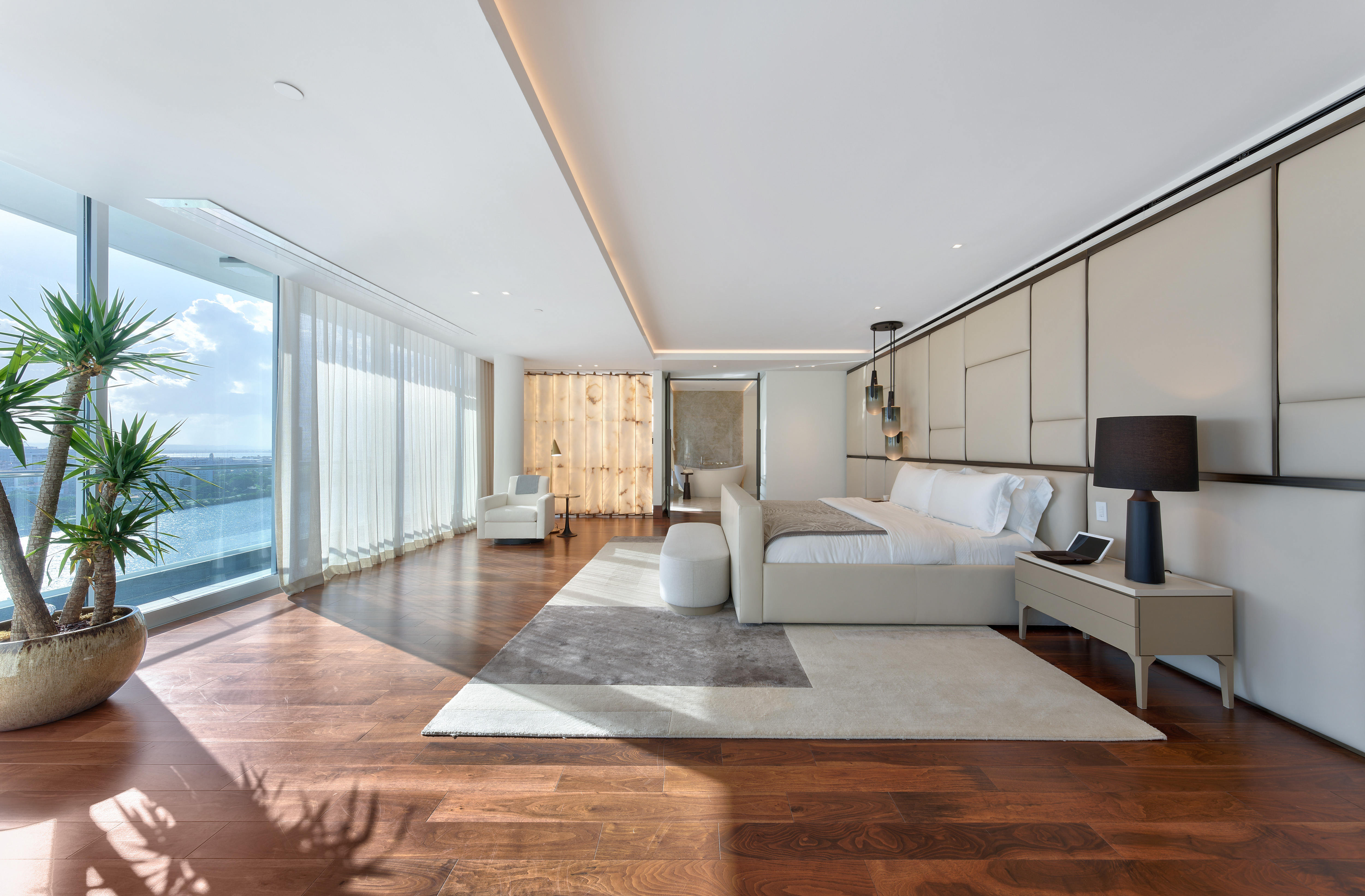 1004 Ashford Avenue, Penthouse