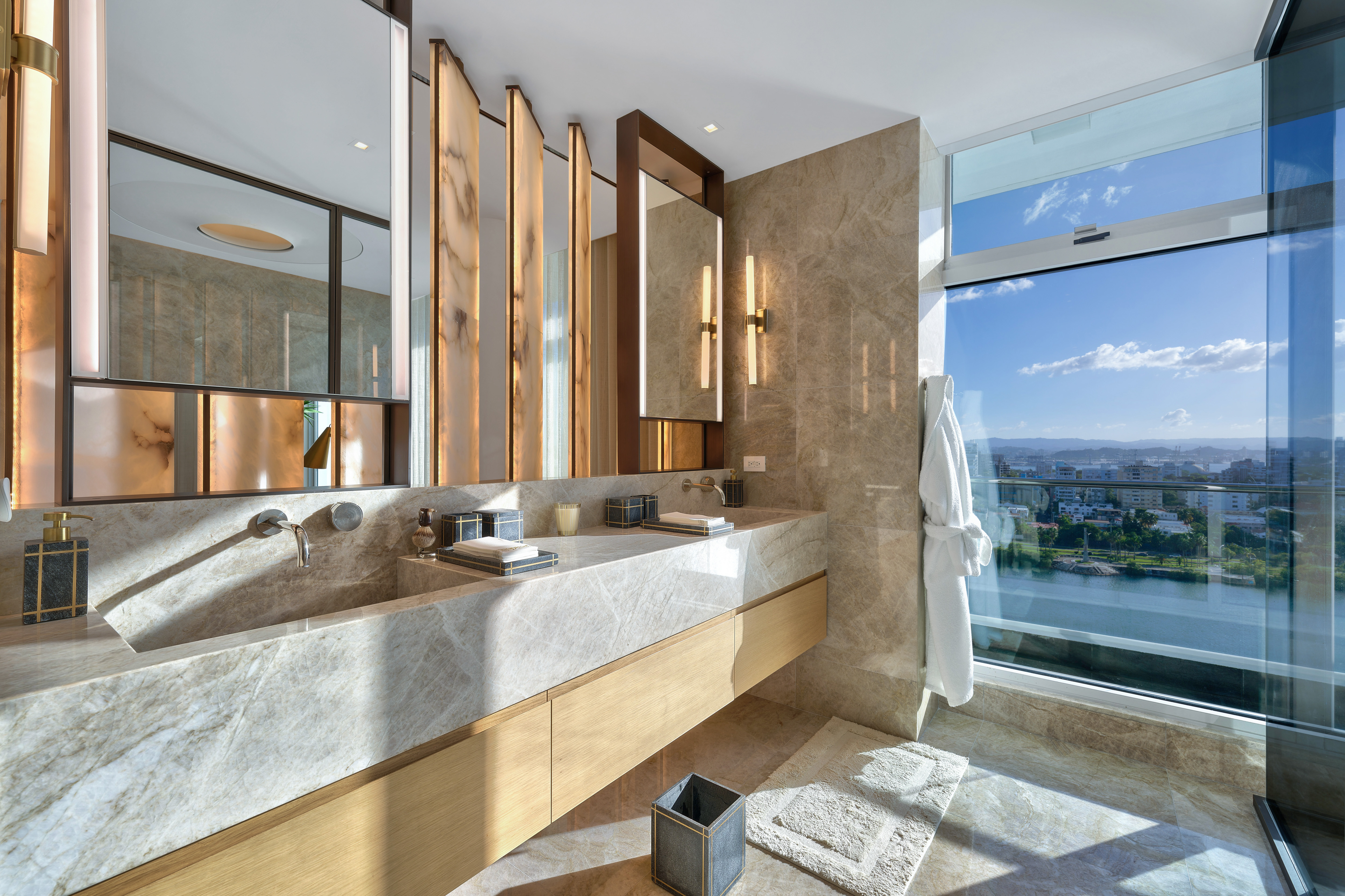 1004 Ashford Avenue, Penthouse